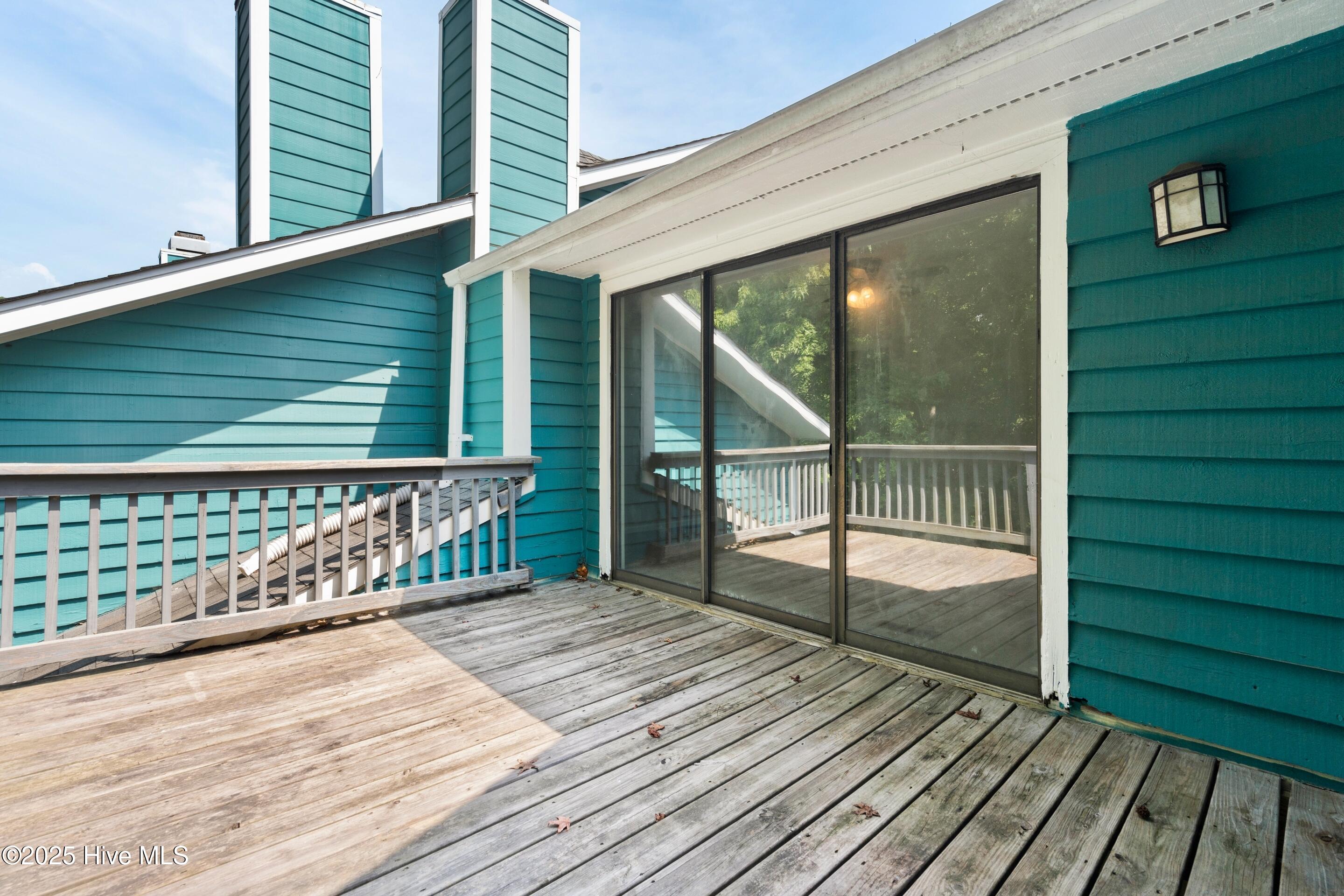 100517492 | Photo 35