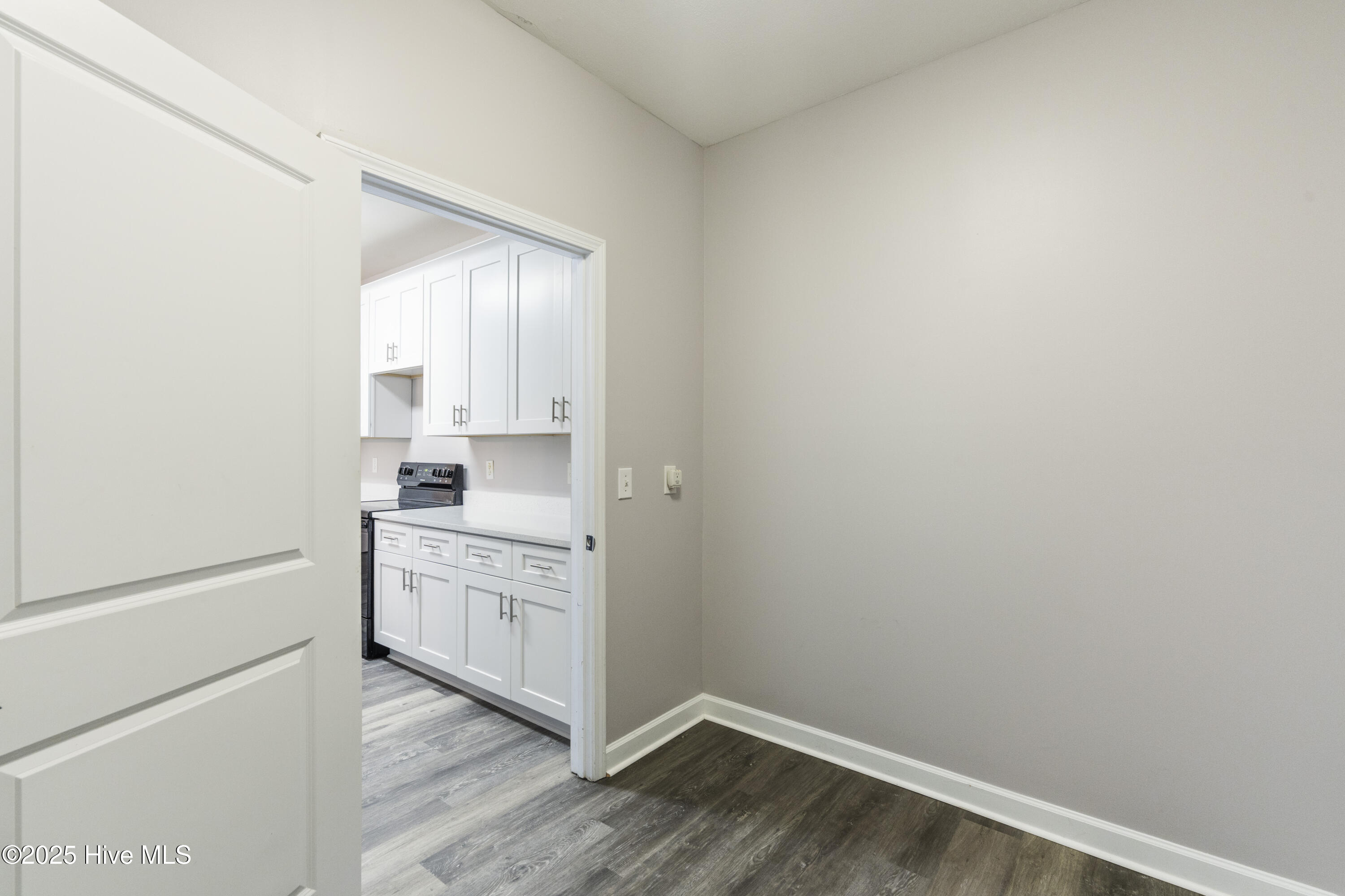 100564335 | Photo 10