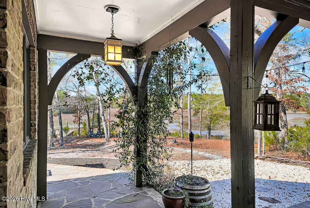 100564190 | Photo 61