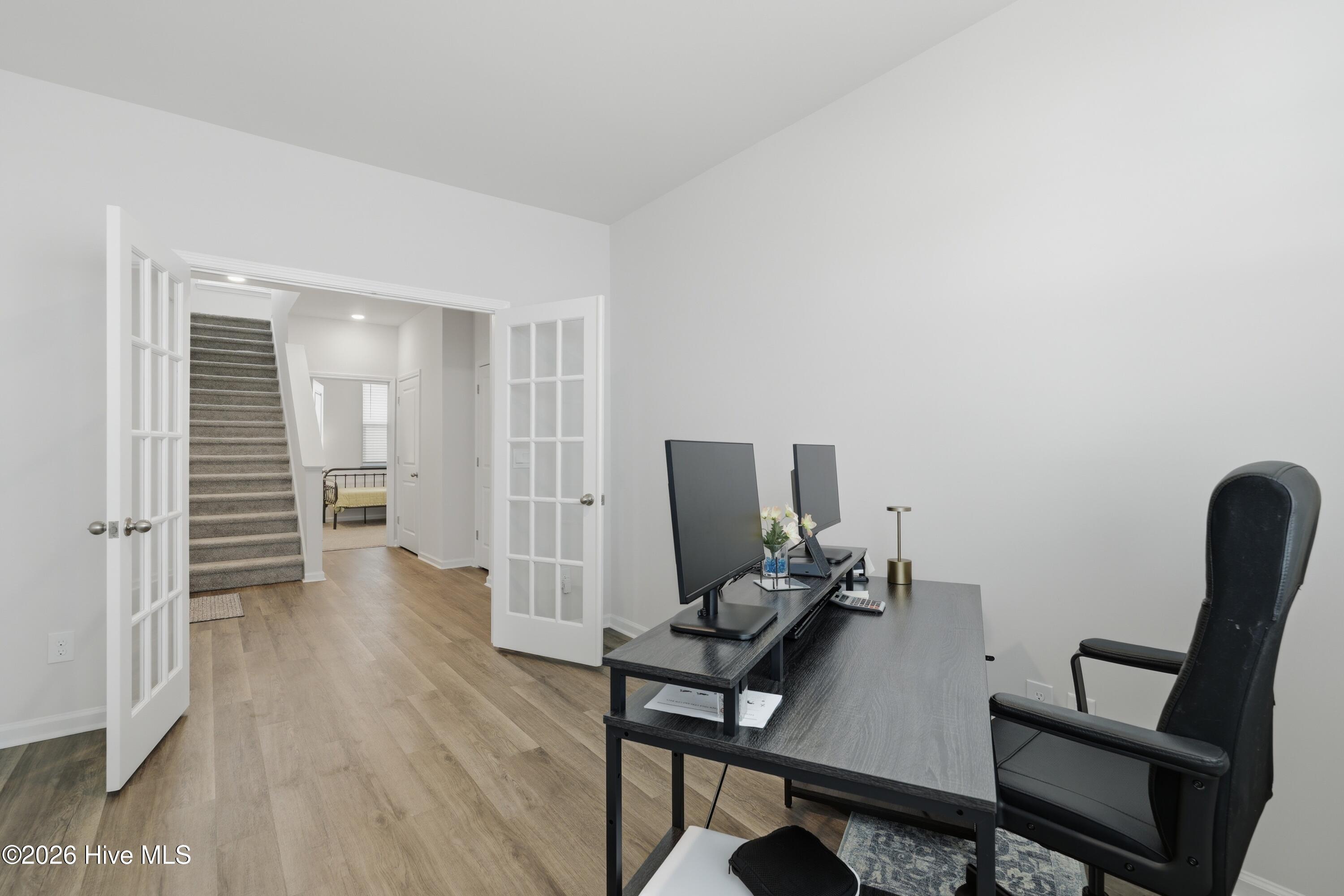 100564310 | Photo 12