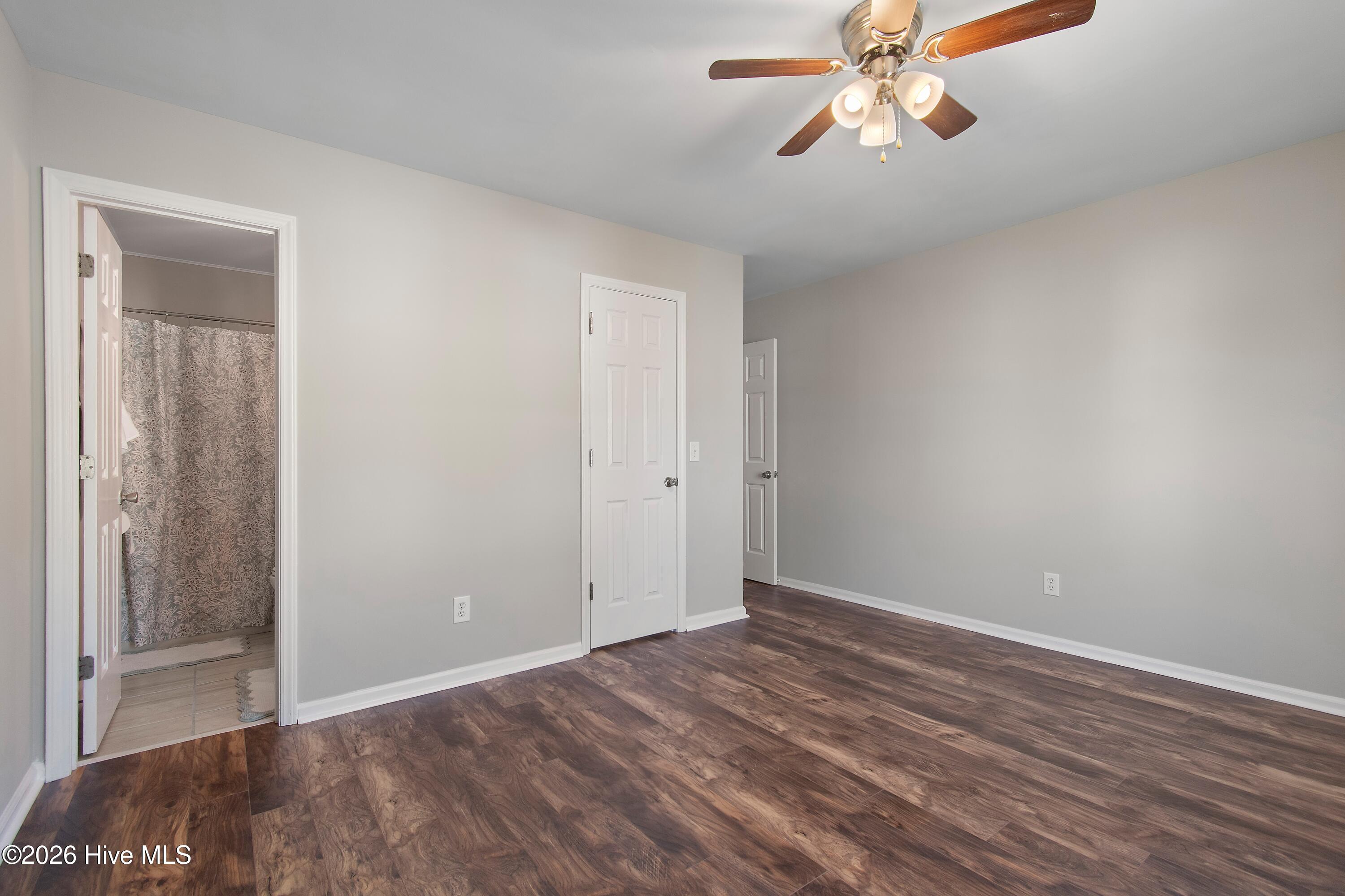 100562520 | Photo 14