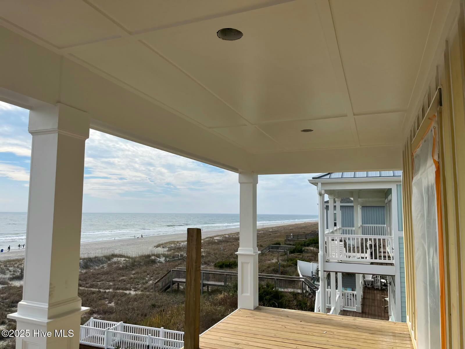 100525710 | Photo 18