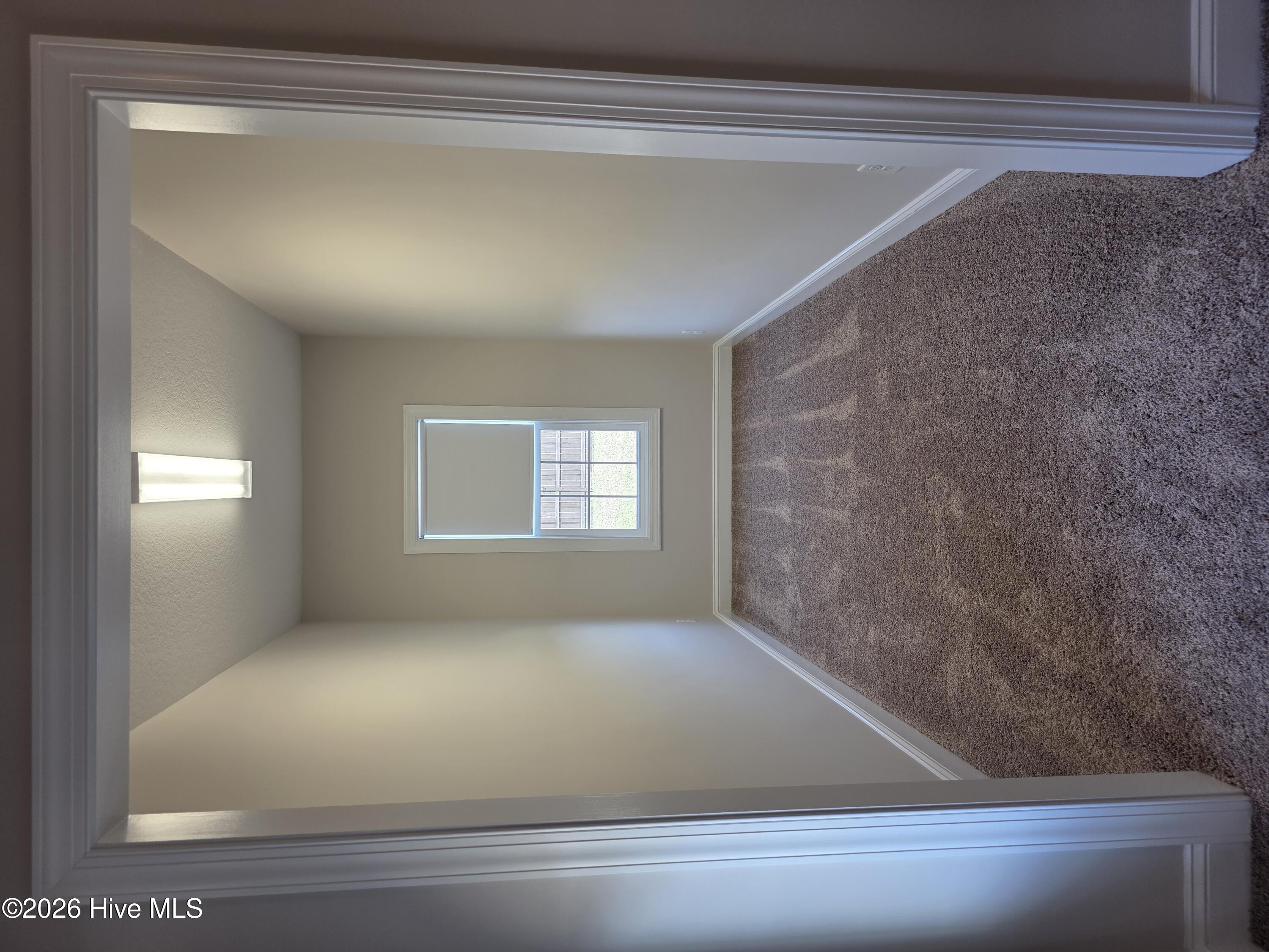 100562306 | Photo 17