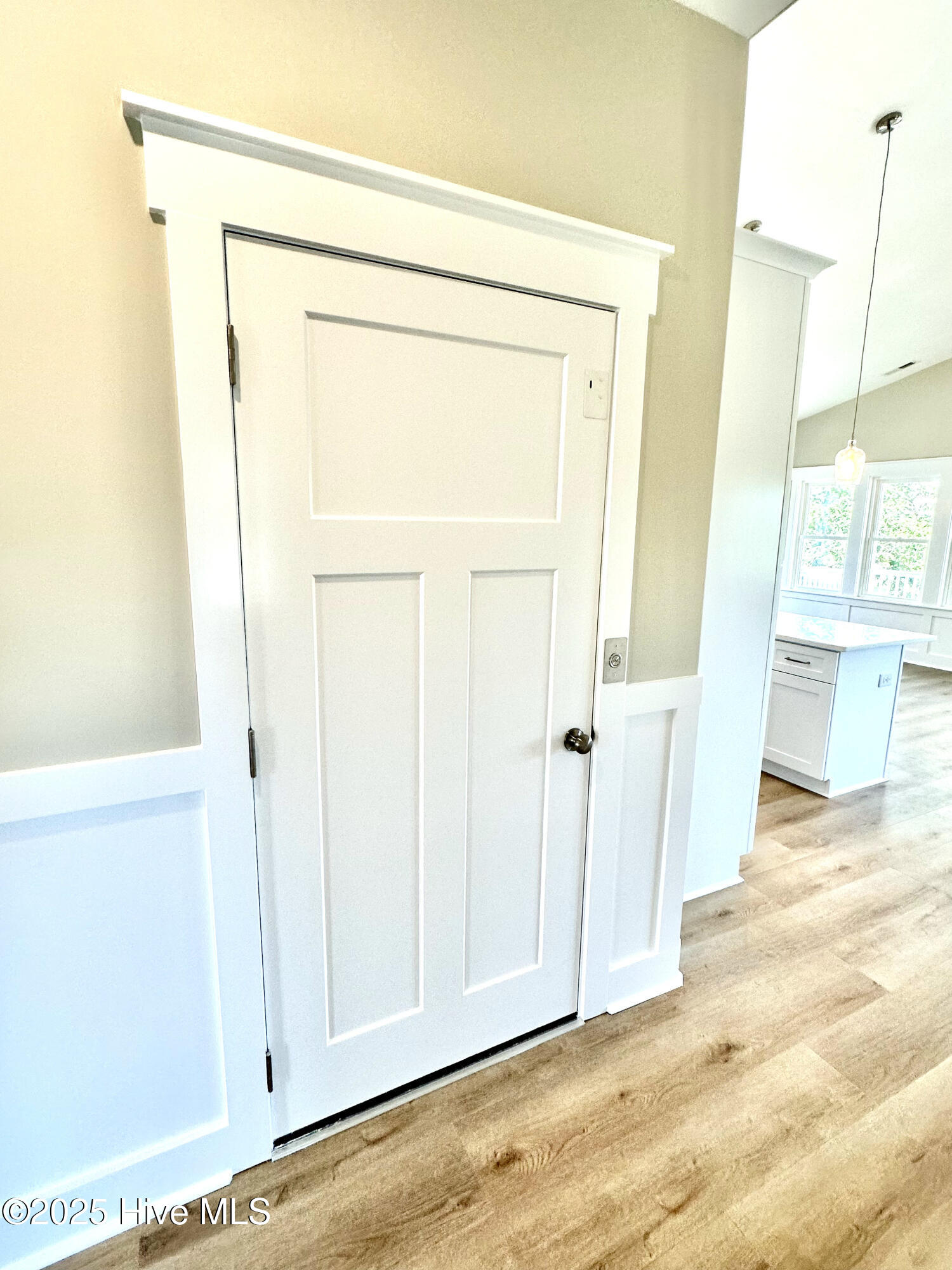 100537365 | Photo 35