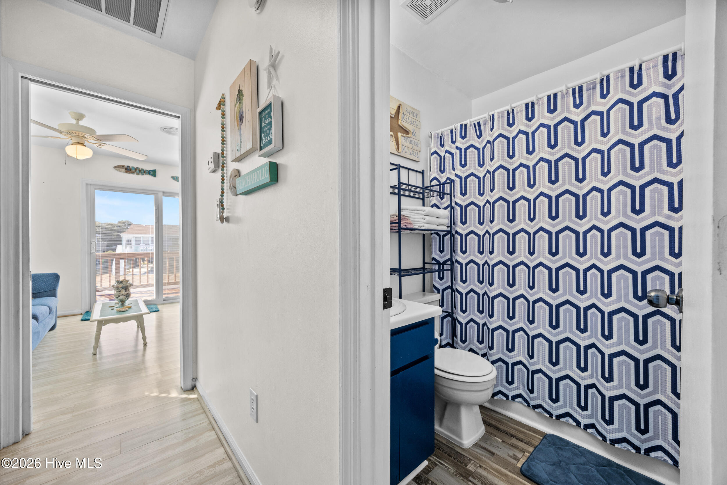 100549784 | Photo 13