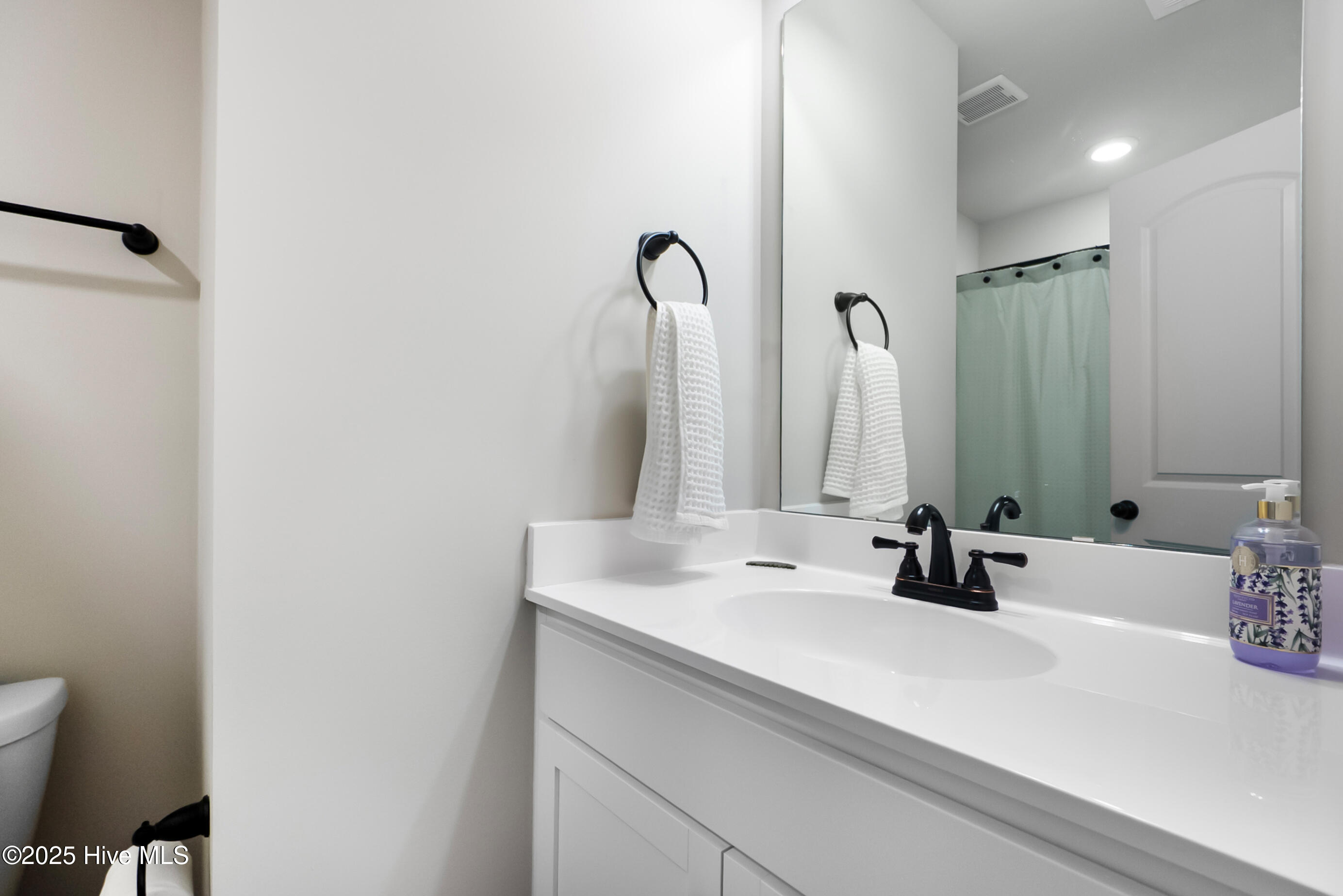 100545526 | Photo 24