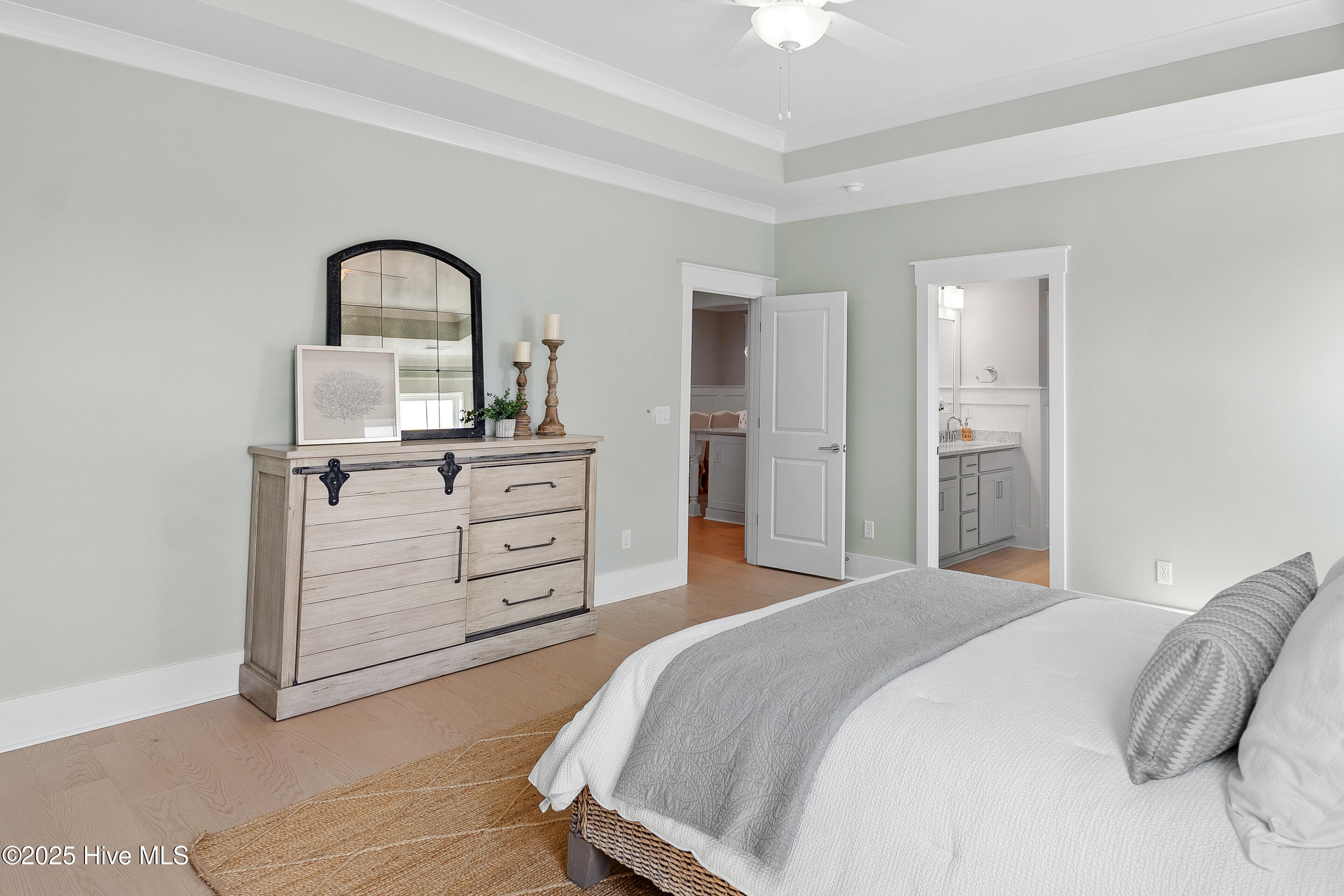 100471087 | Photo 28