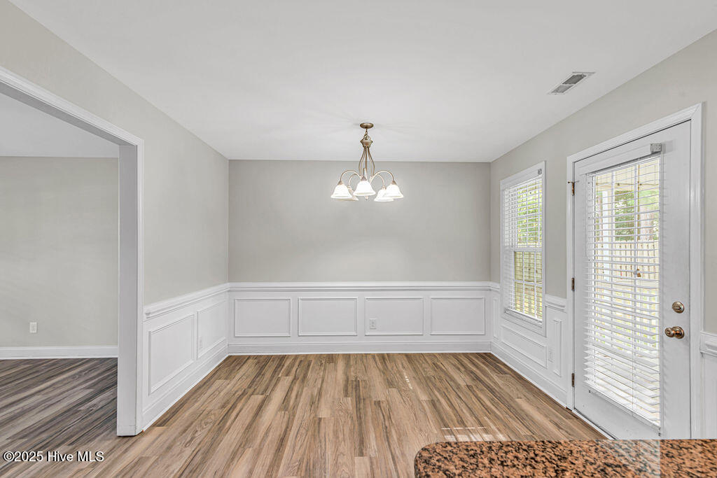 100535510 | Photo 14