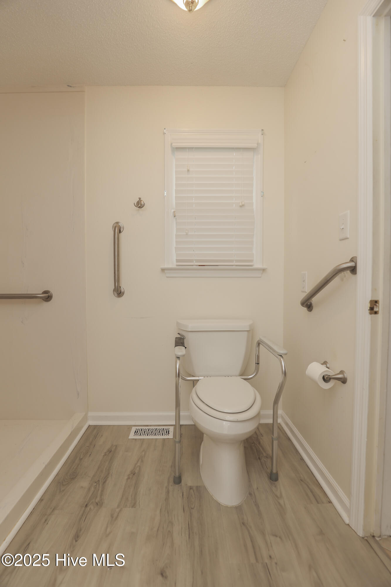 137 Cardinal Road, Jacksonville, NC 28546 – photo 24: 137 Cardinal-28