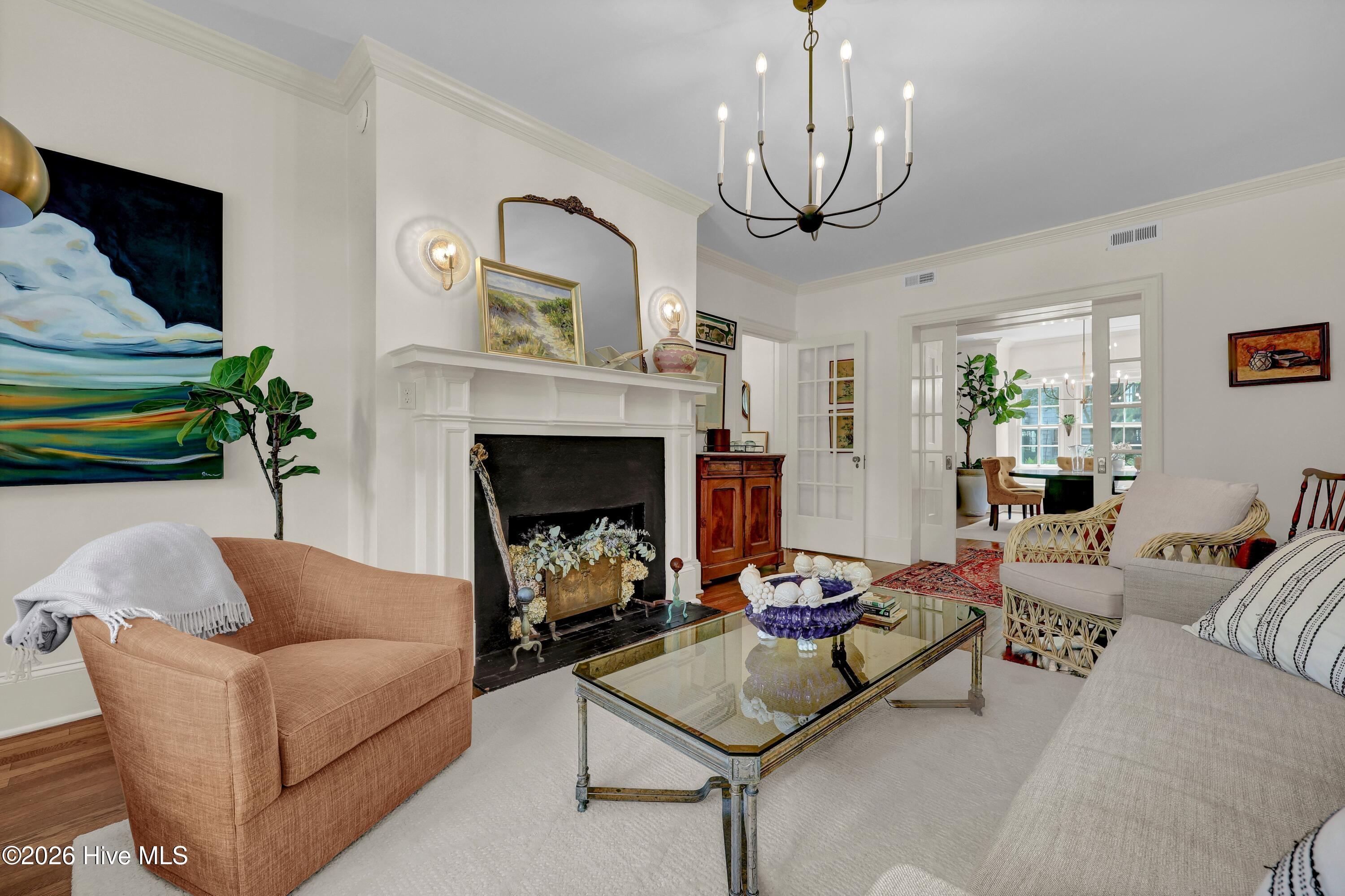 100570649 | Photo 16