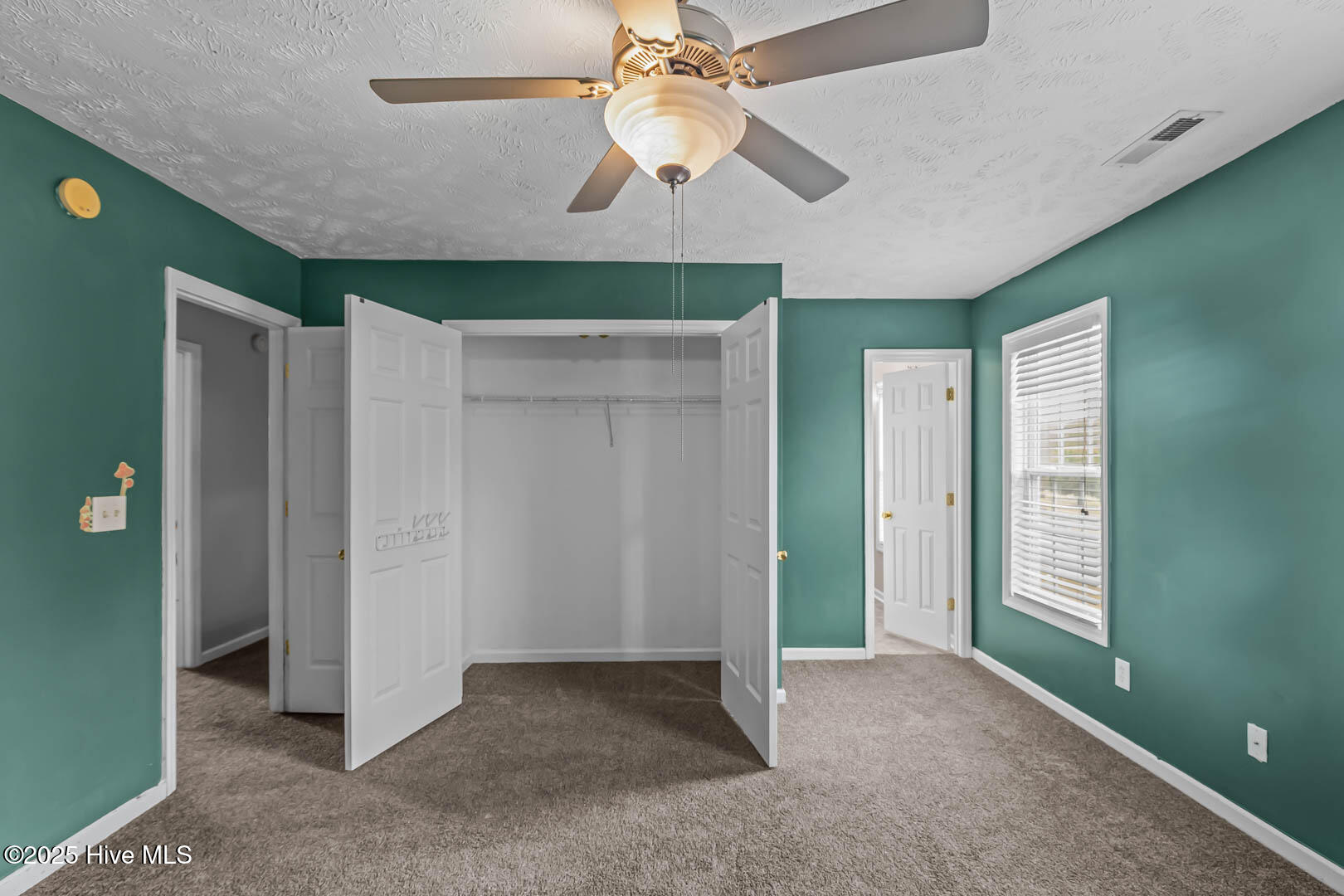 100542148 | Photo 46