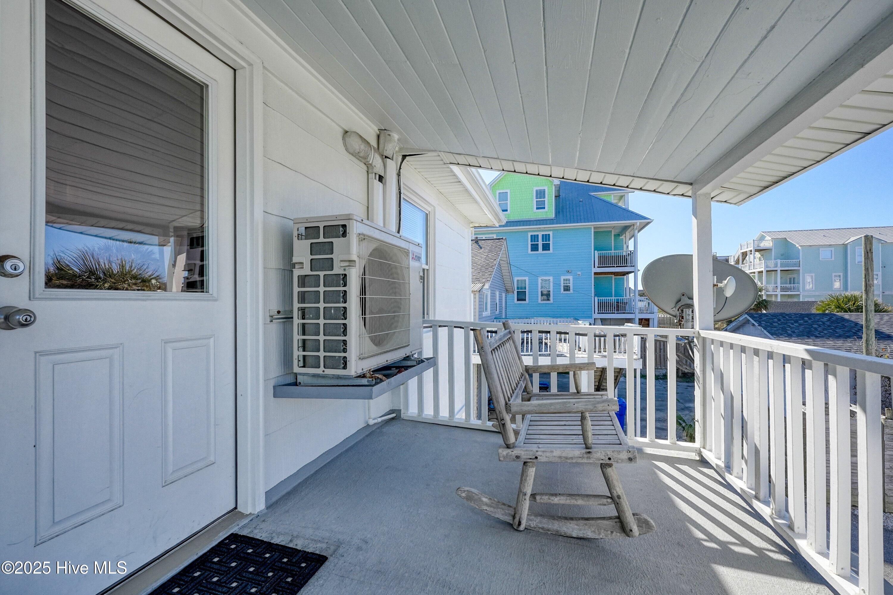 100486207 | Photo 44