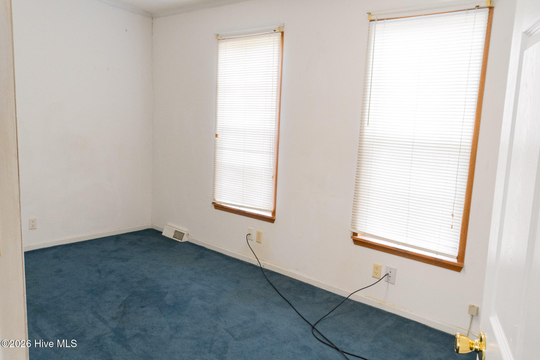 100561014 | Photo 18