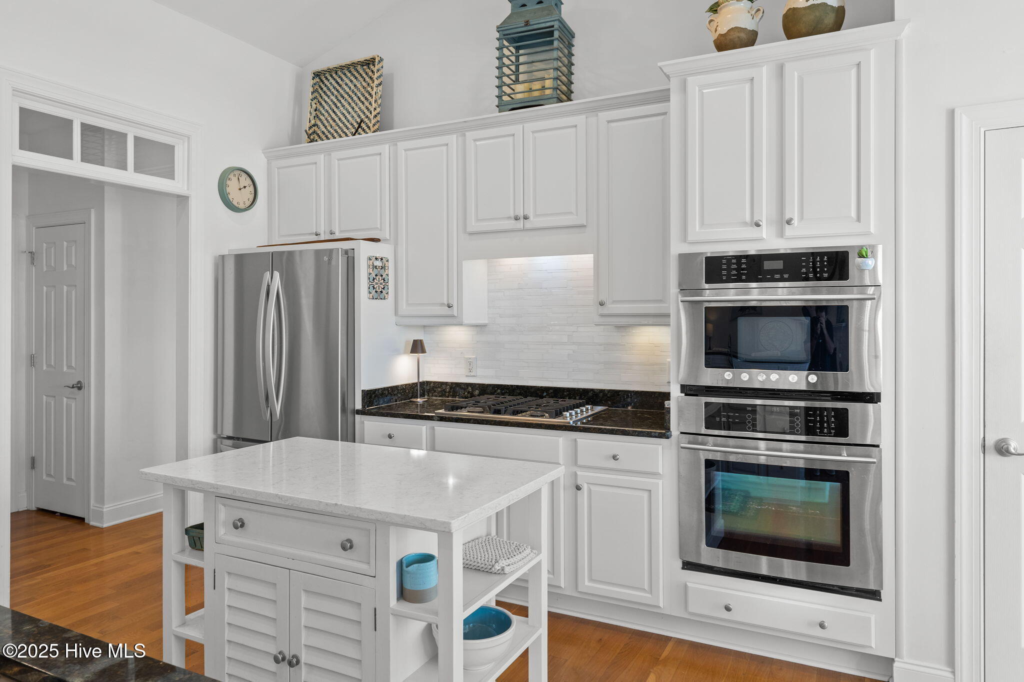 100538091 | Photo 23