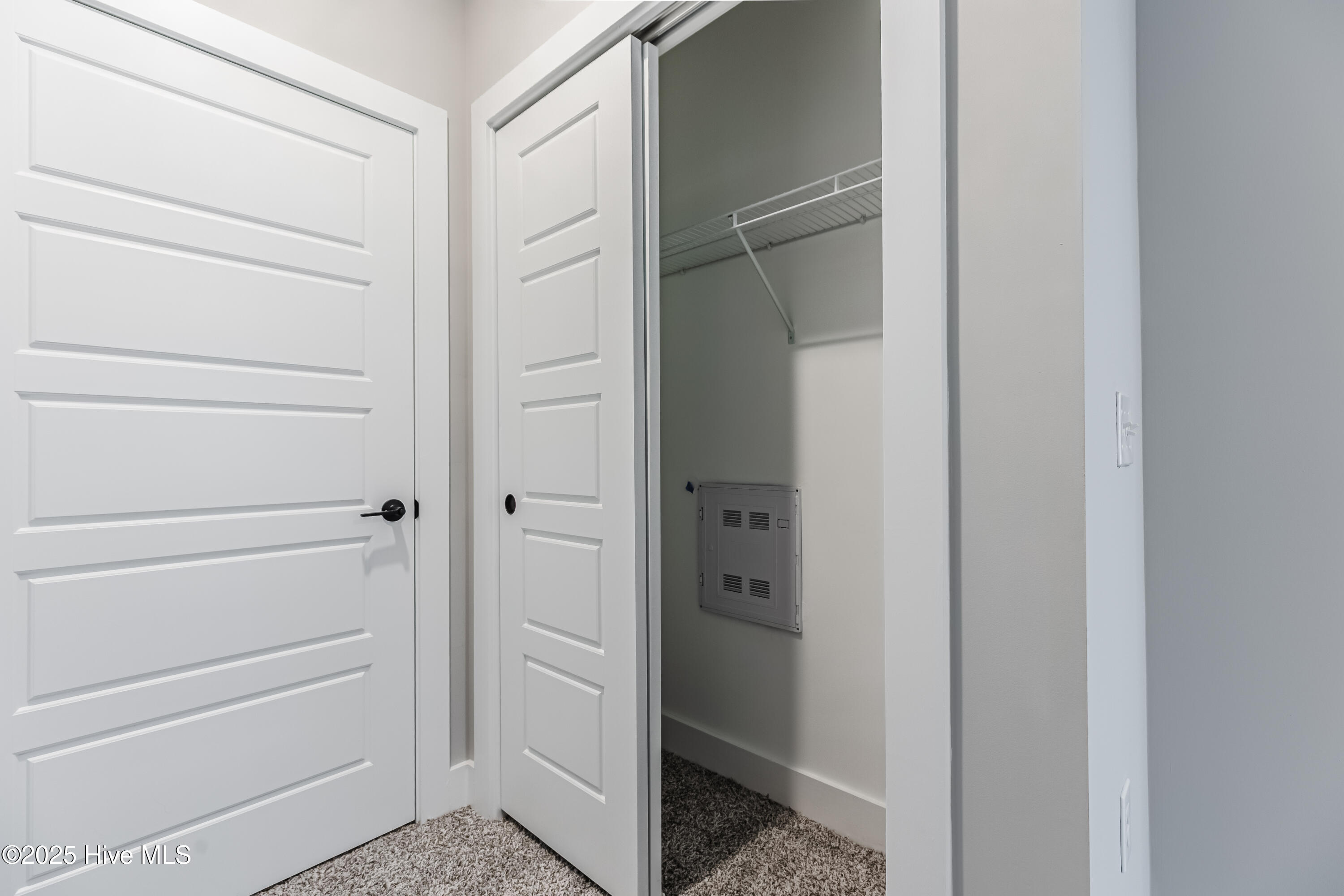 100529359 | Photo 28