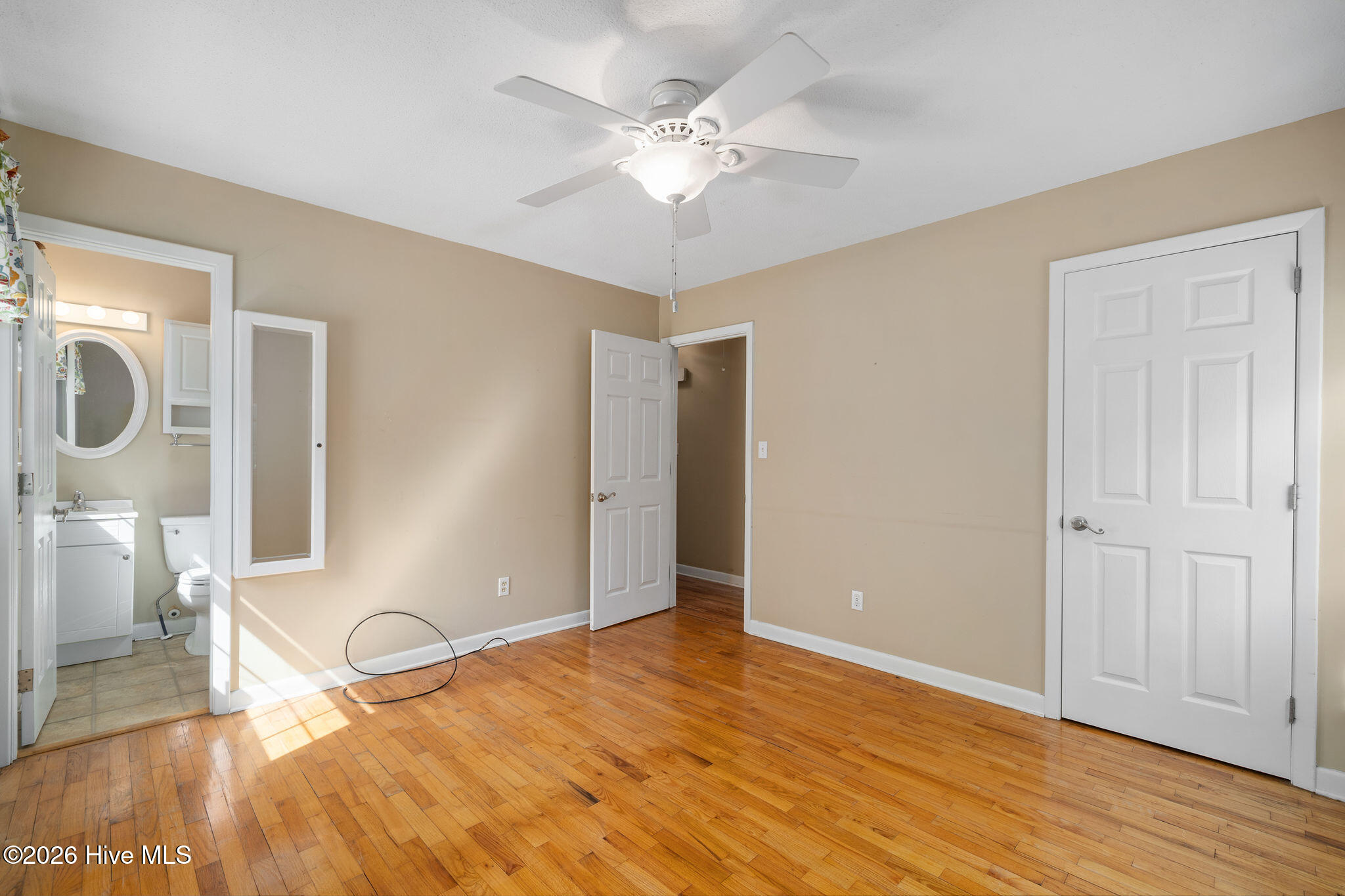 100568414 | Photo 17