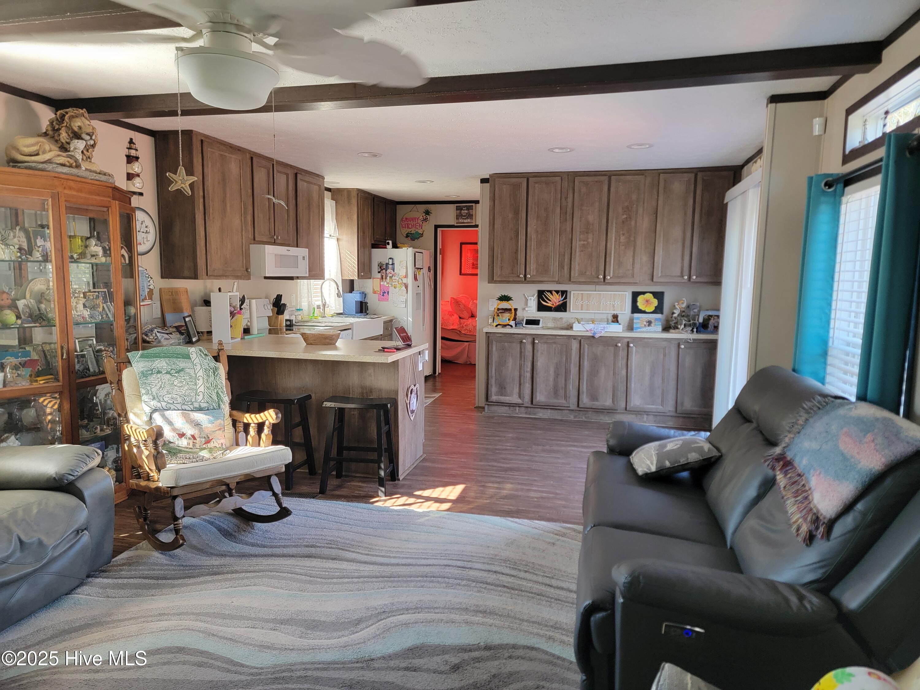 100540319 | Photo 19