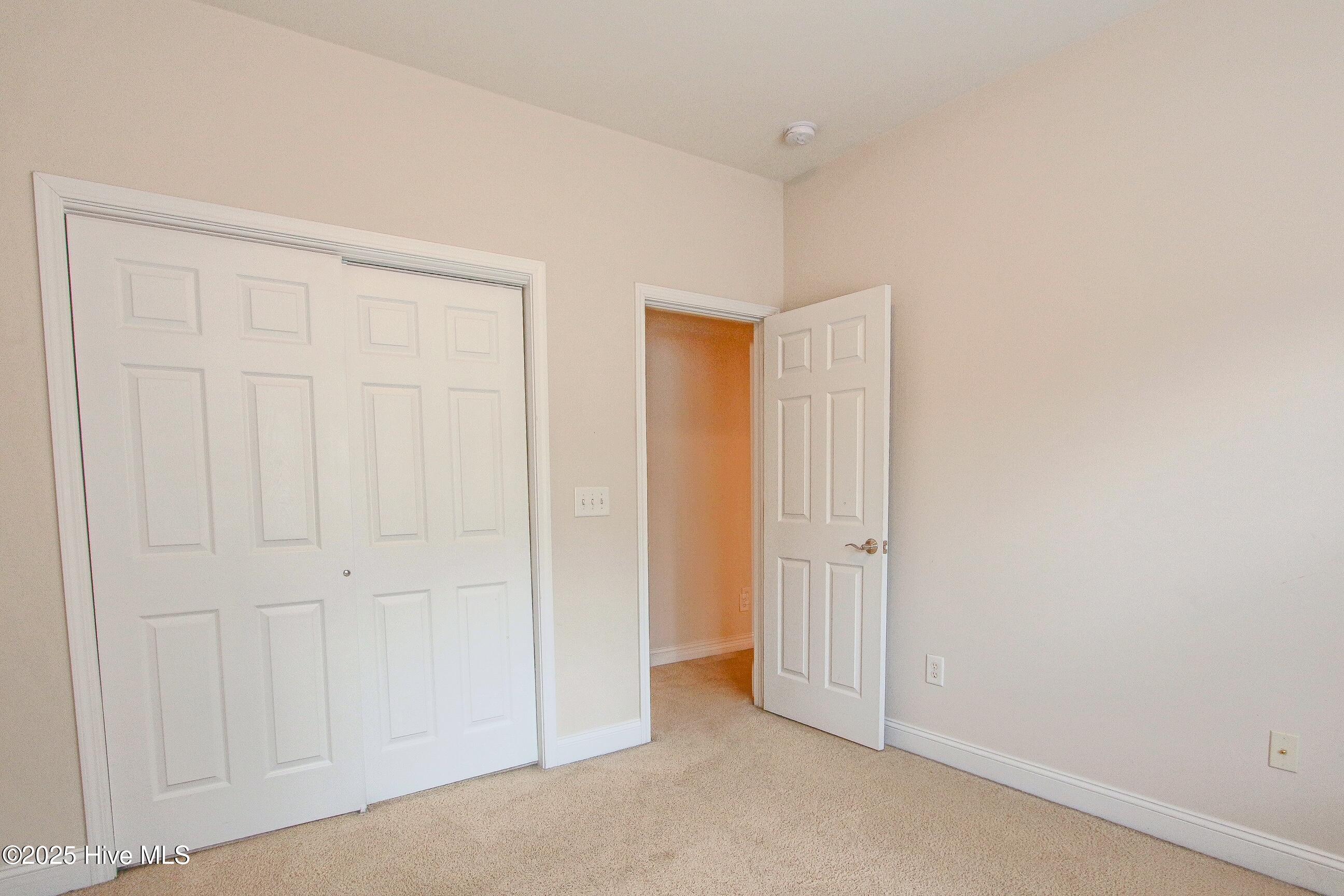 100478144 | Photo 44