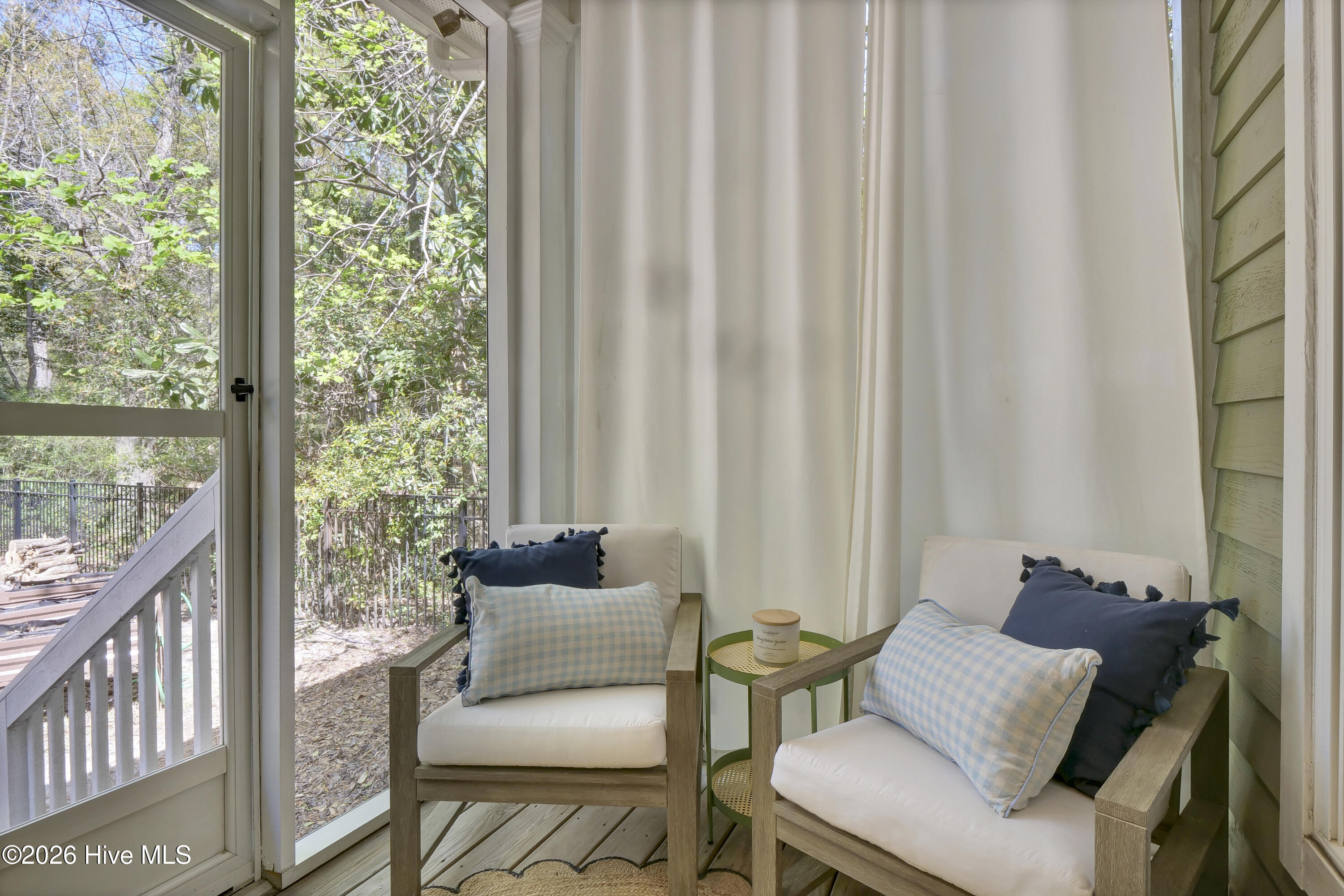 100563918 | Photo 27