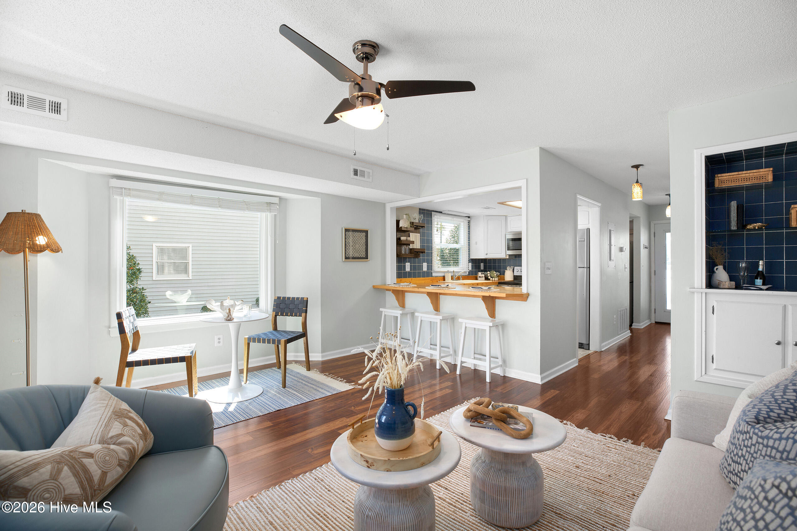 100561639 | Photo 19