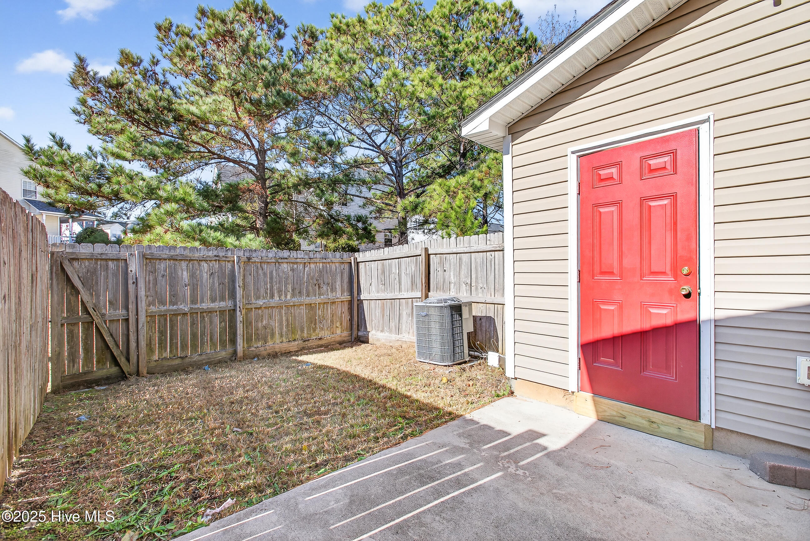 100545275 | Photo 19