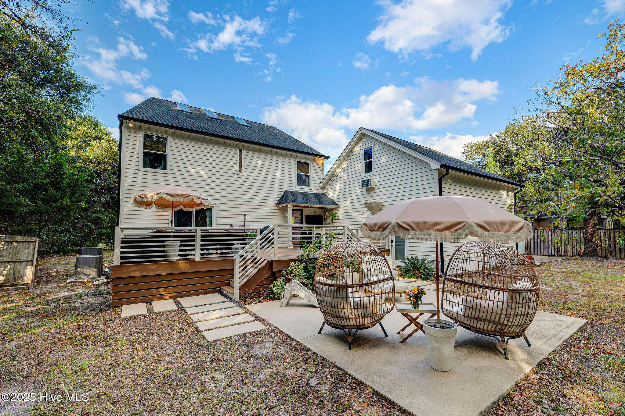 100534059 | Photo 58