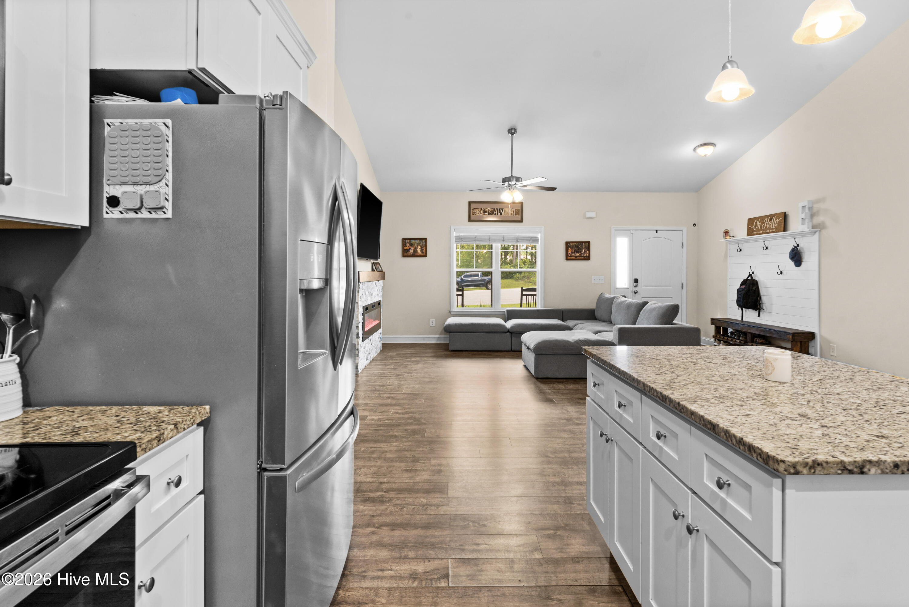 100555595 | Photo 12