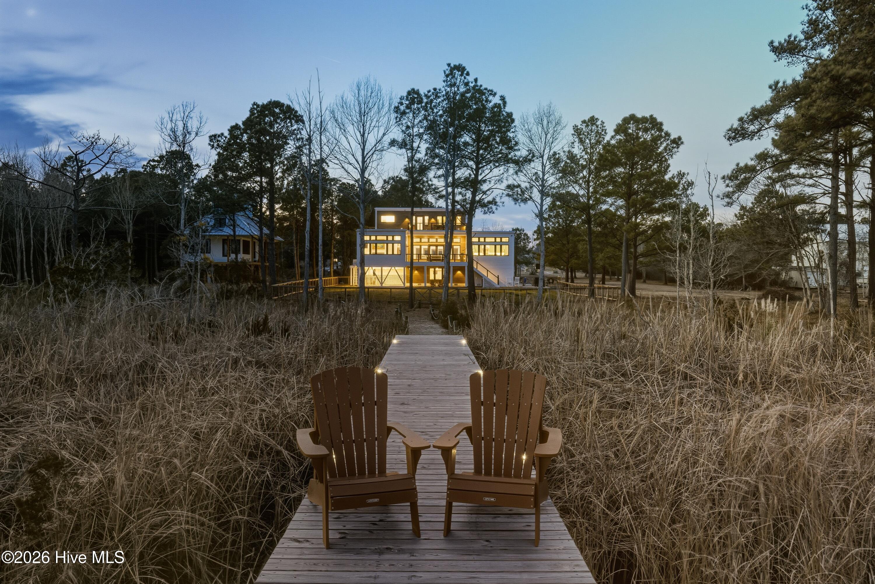 100554260 | Photo 76