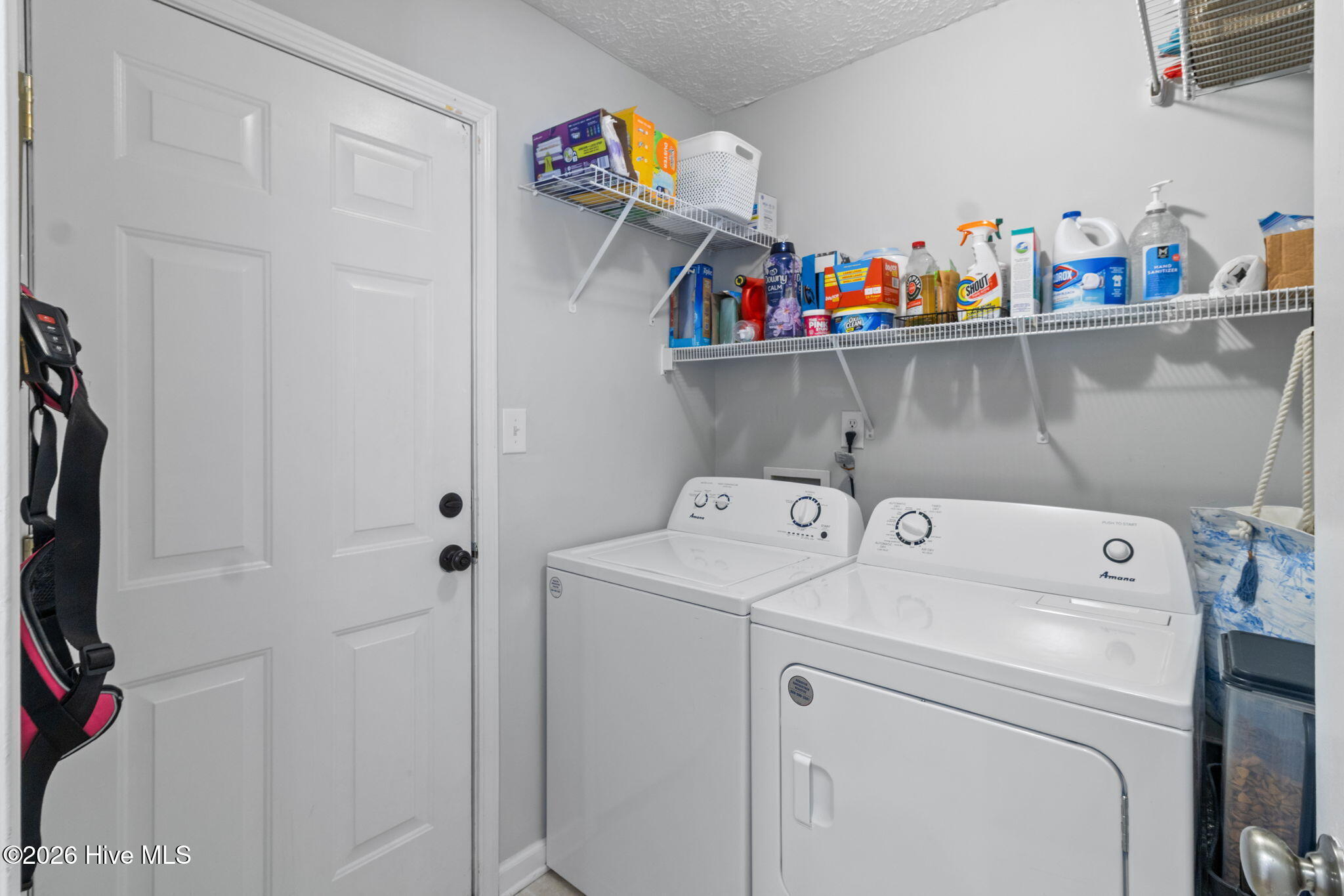 100561998 | Photo 16