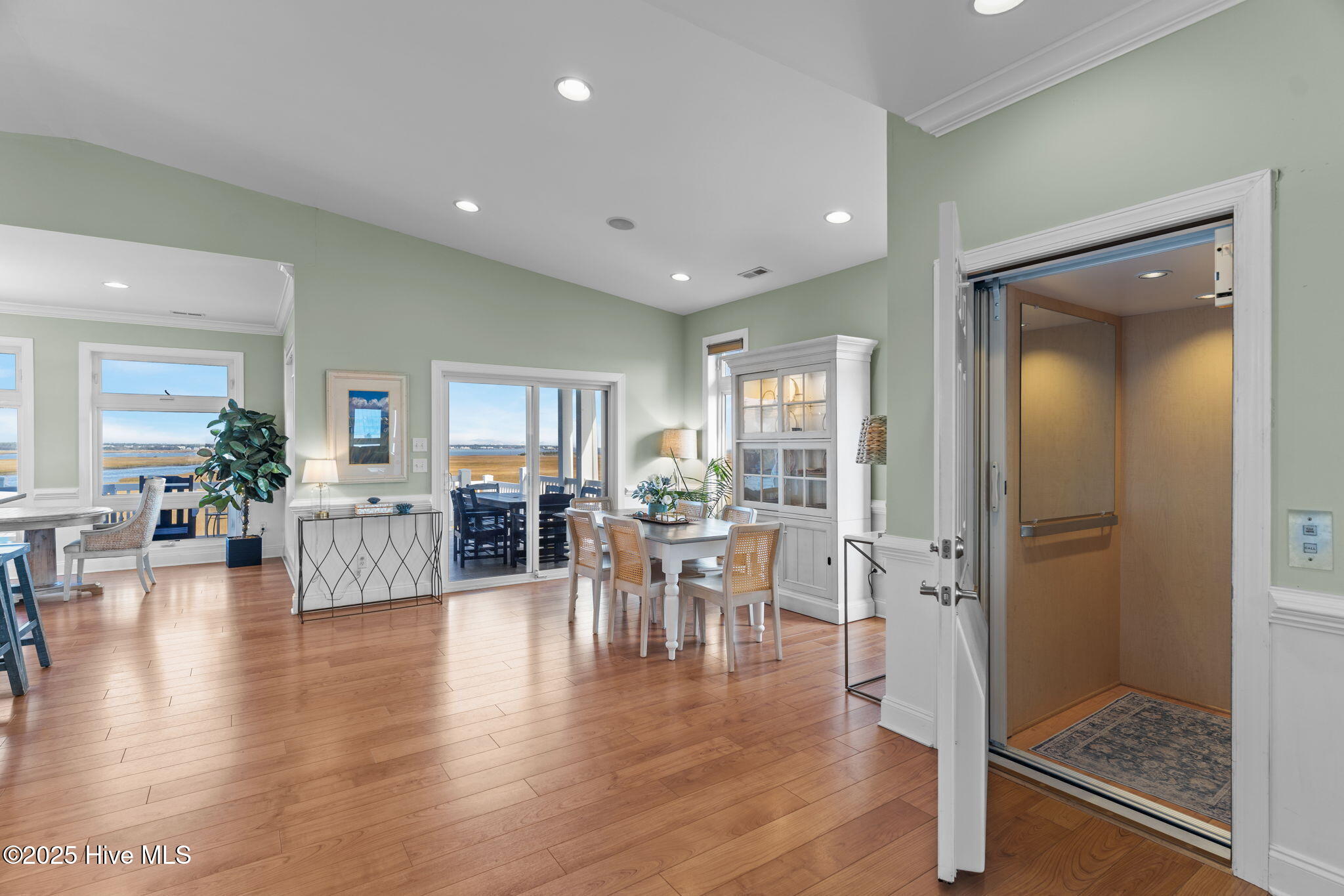 100544368 | Photo 16