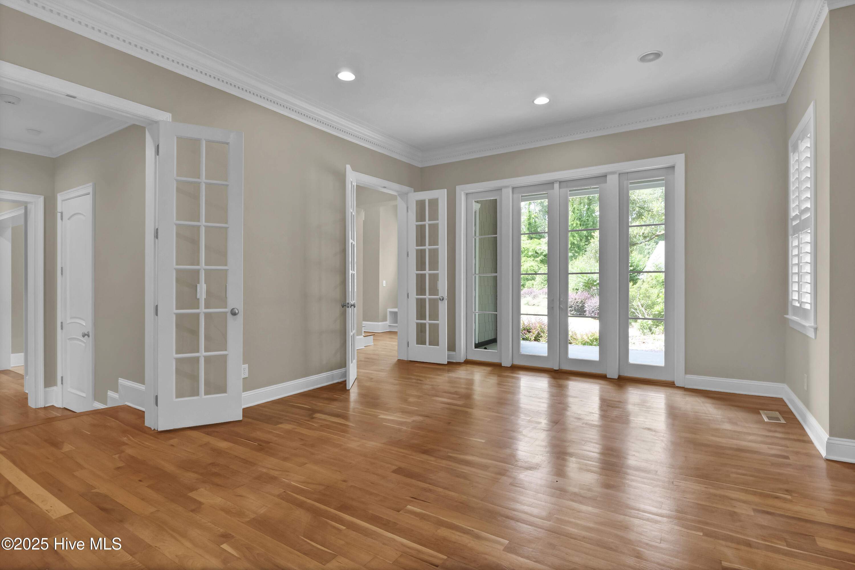 100552605 | Photo 17