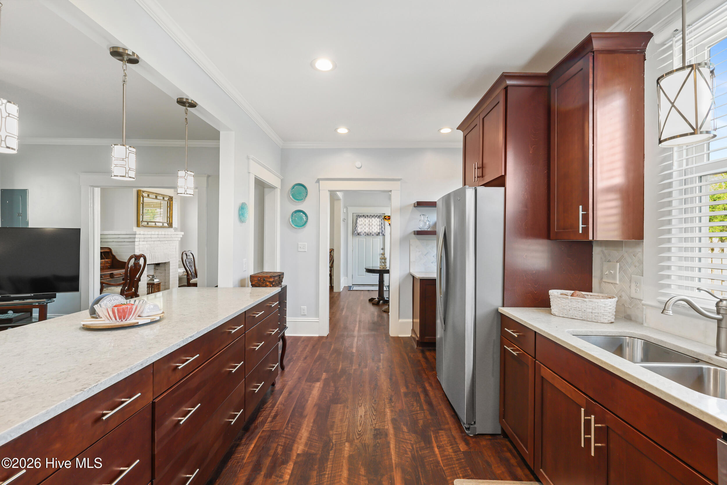 100562723 | Photo 16