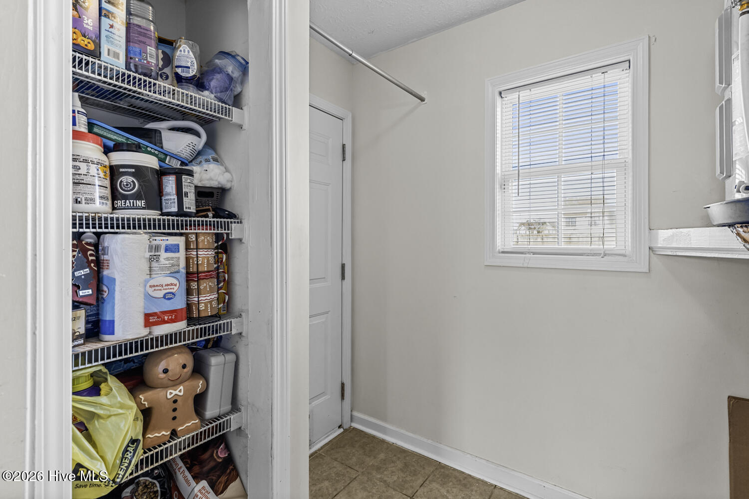 100550831 | Photo 12