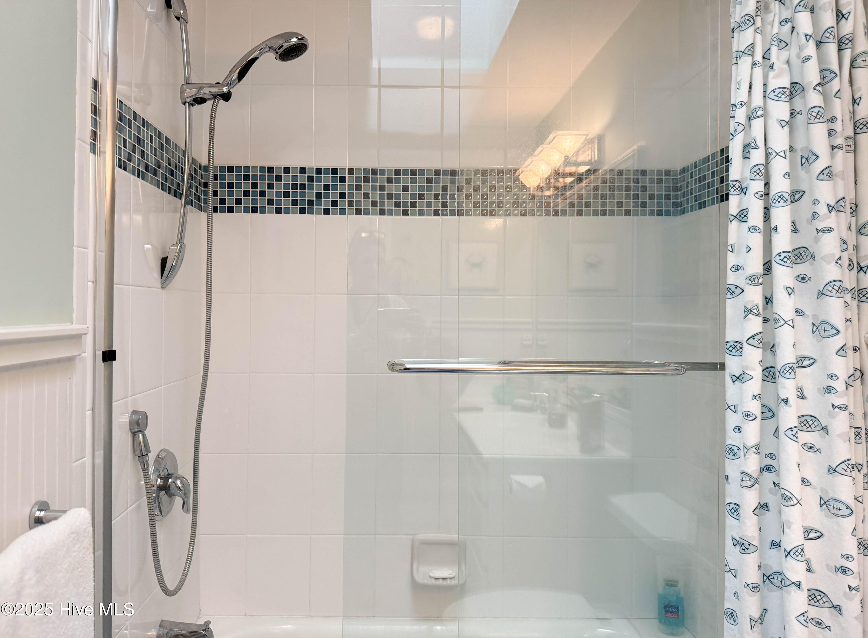 100538841 | Photo 46