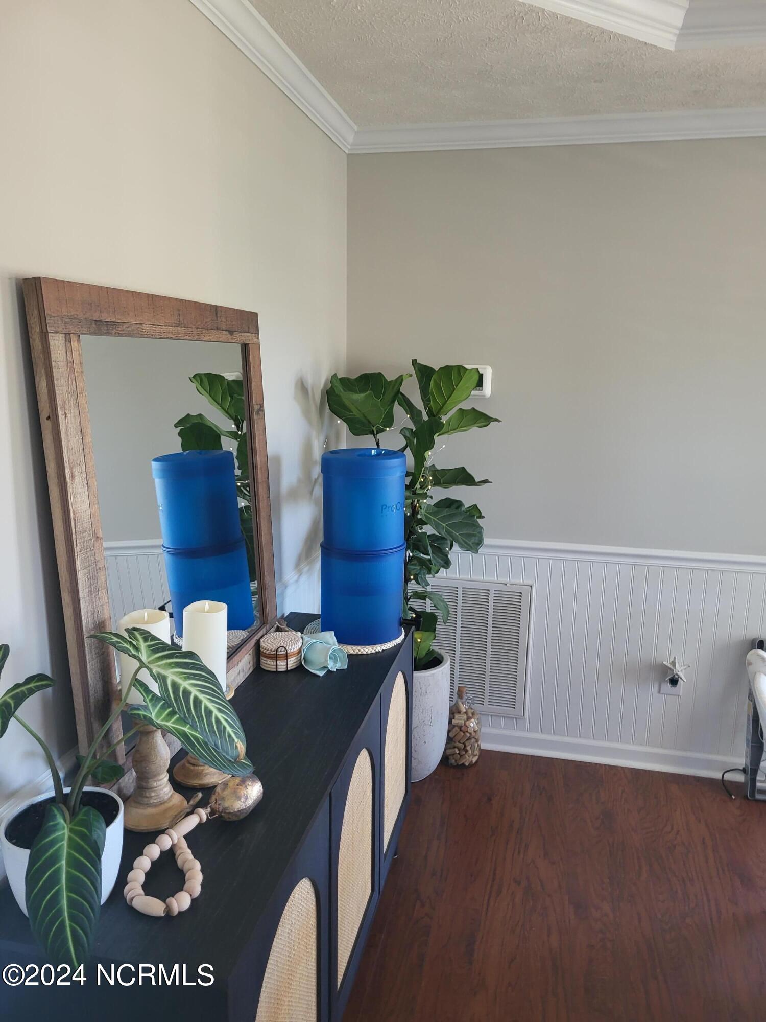 100568471 | Photo 19