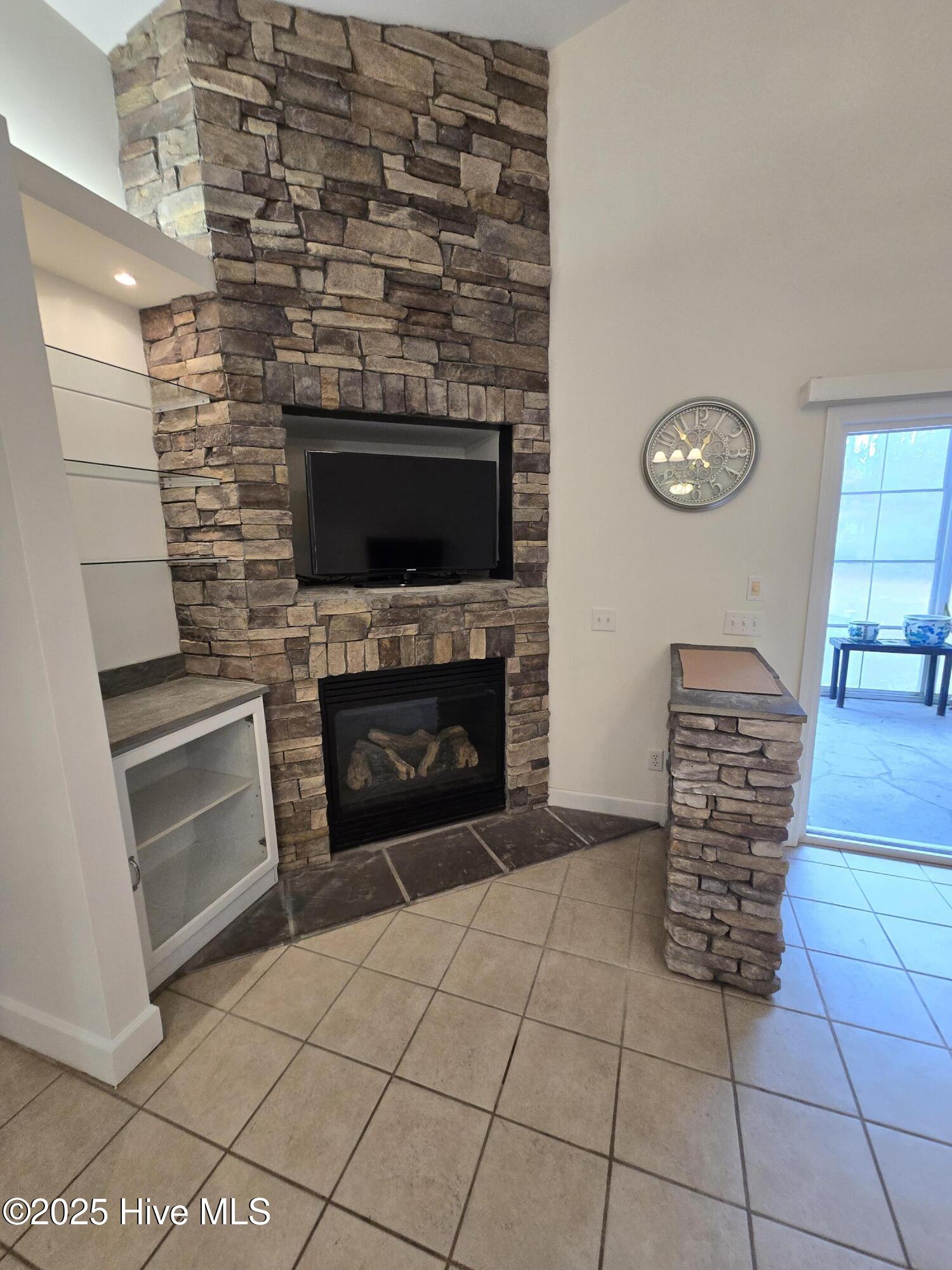 100543603 | Photo 27