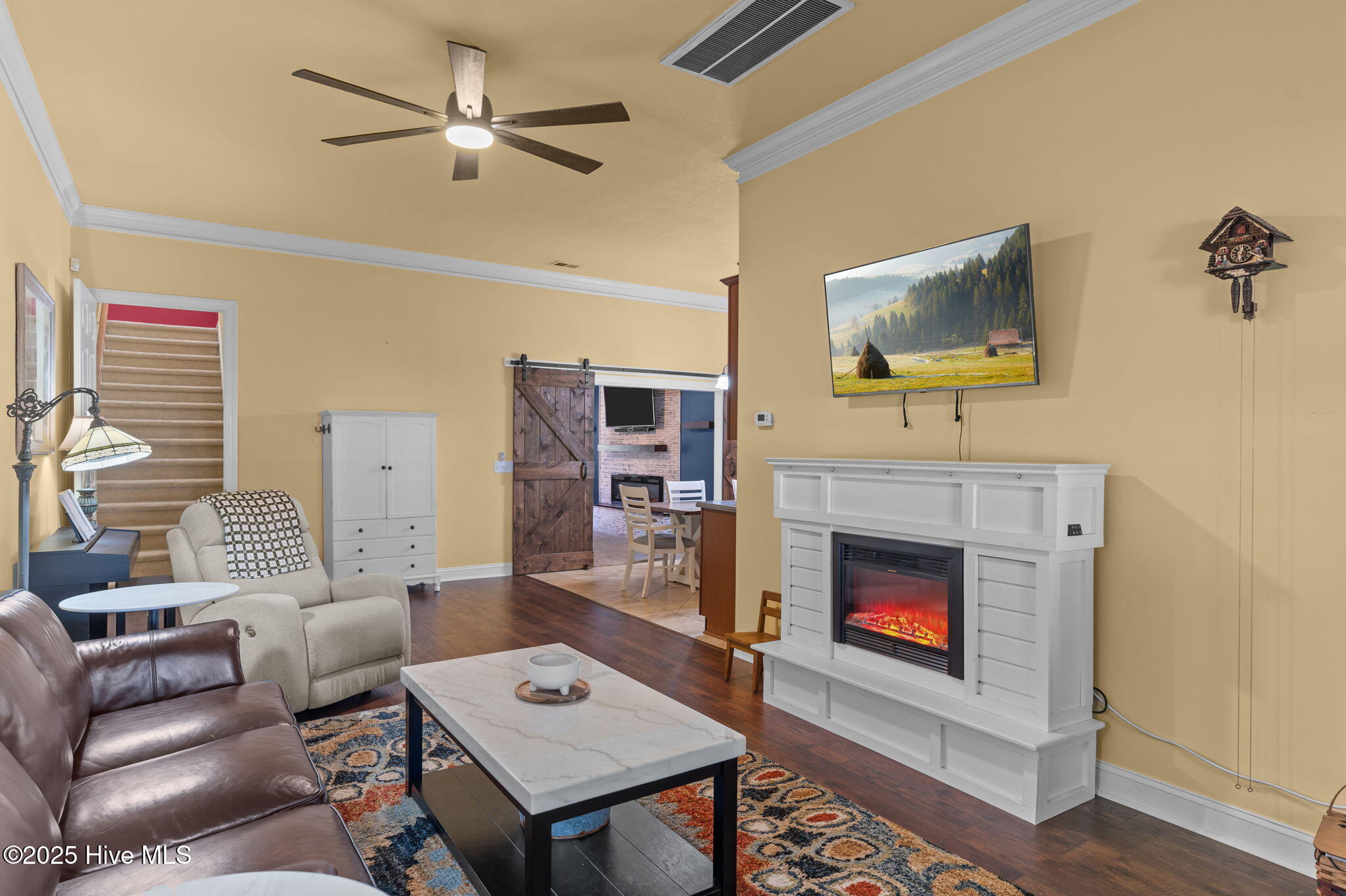 100540353 | Photo 16