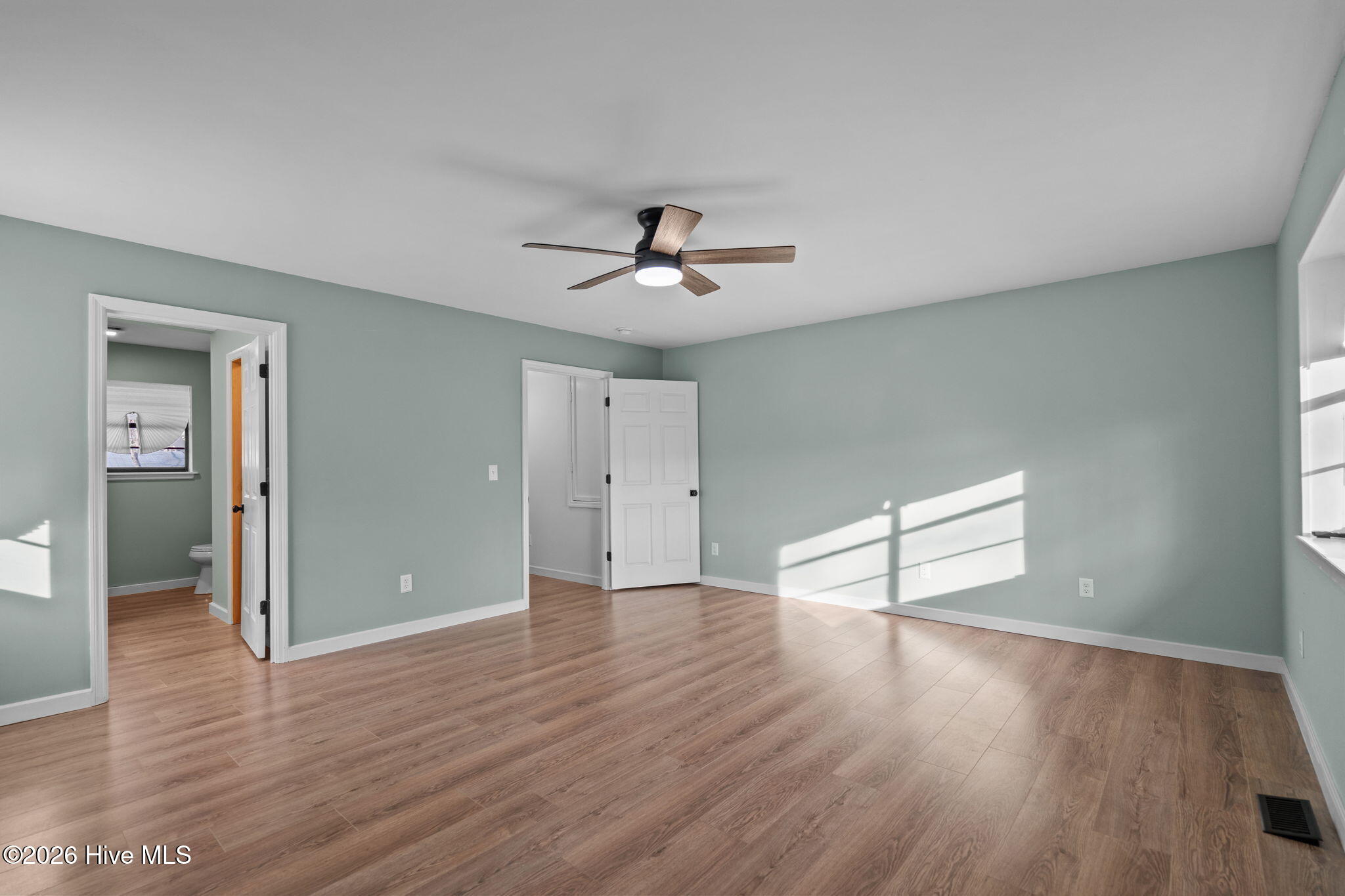 100541666 | Photo 34