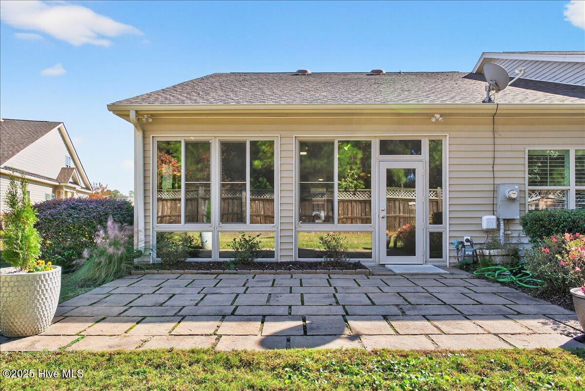 100541263 | Photo 50