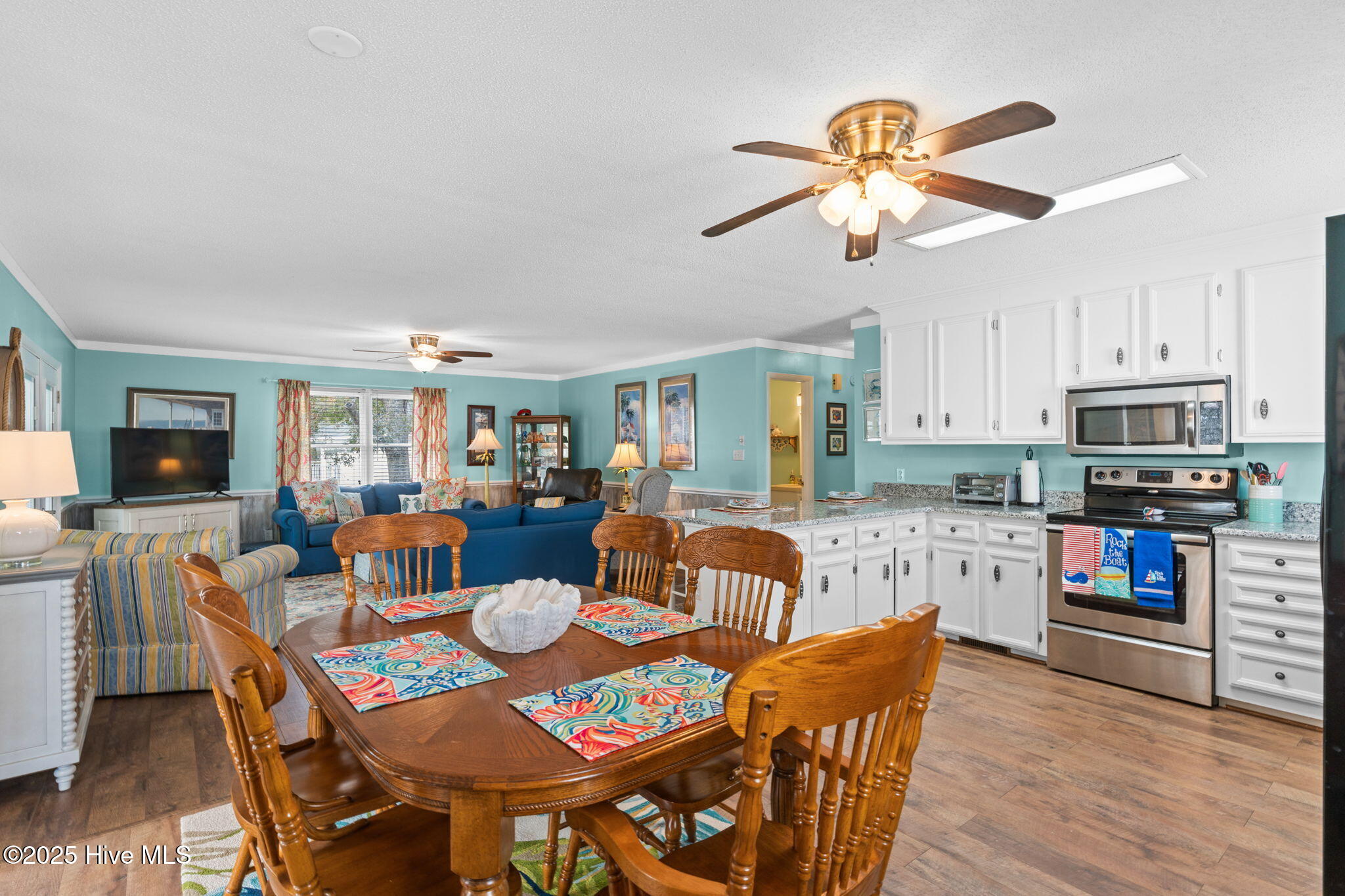 100544107 | Photo 11