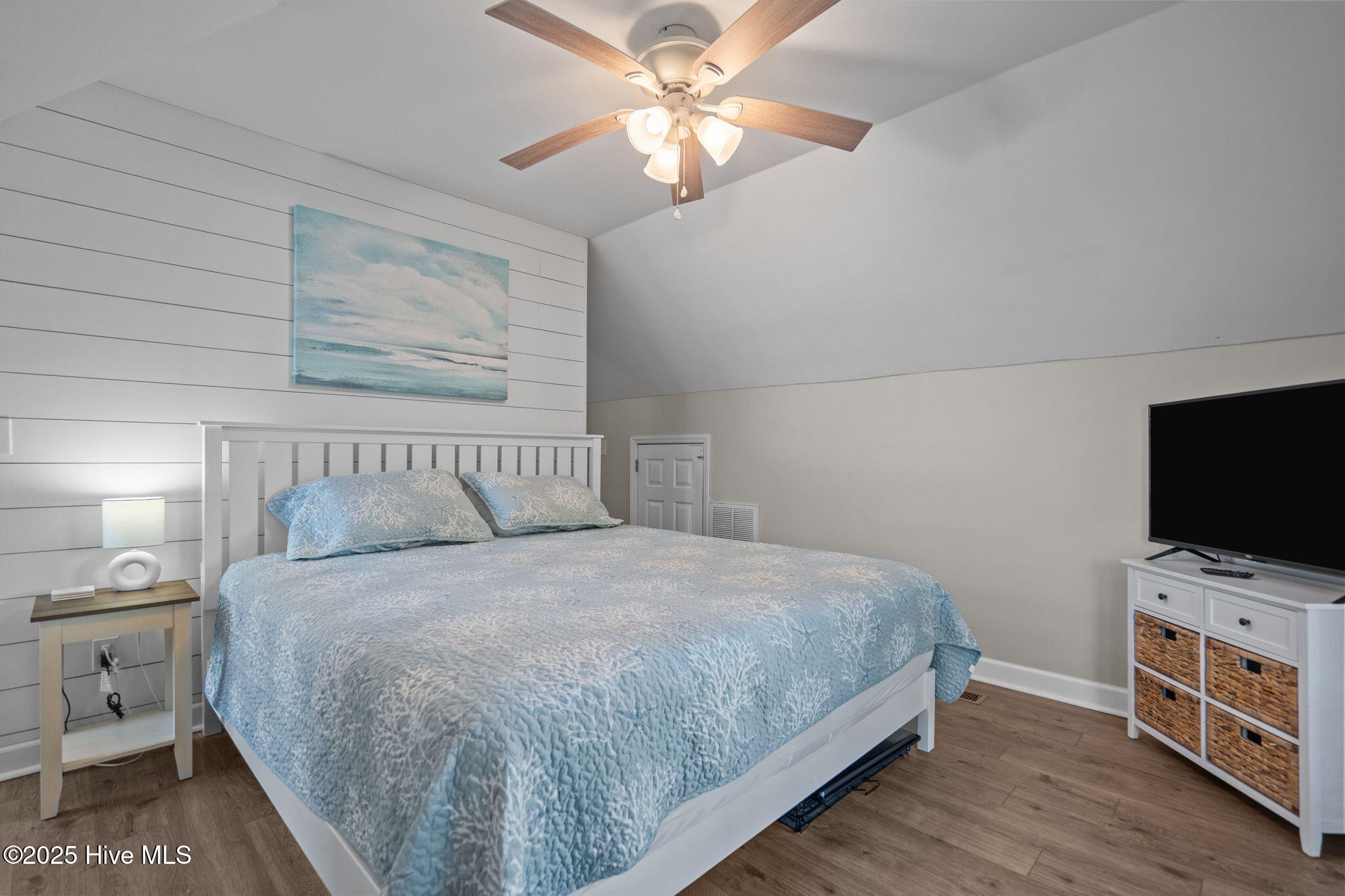 100537146 | Photo 31