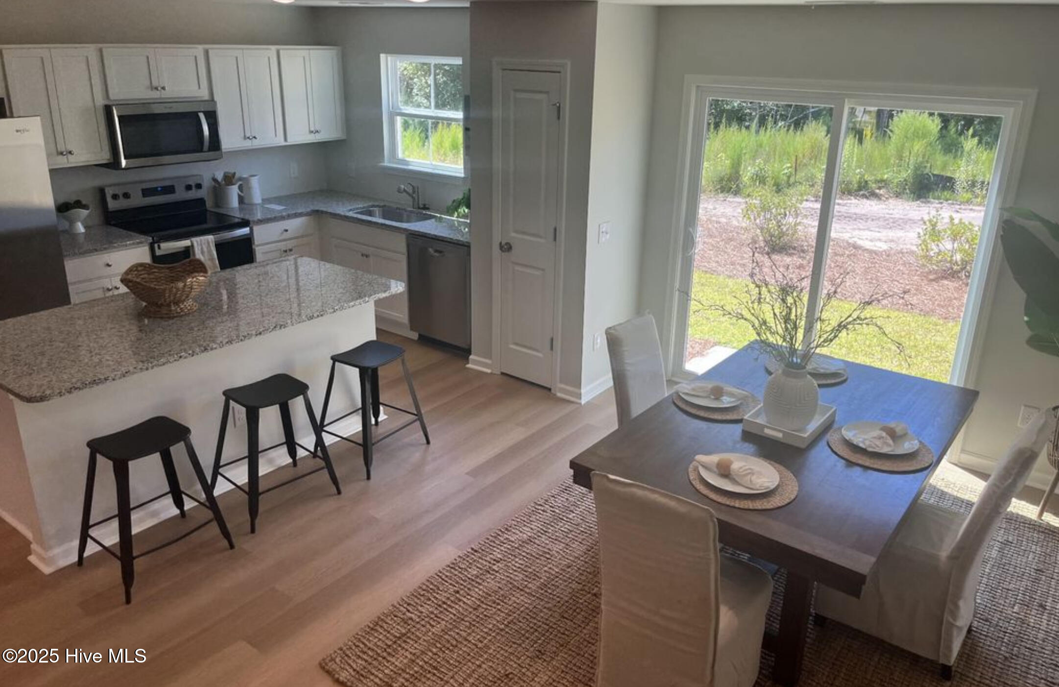 100534844 | Photo 21