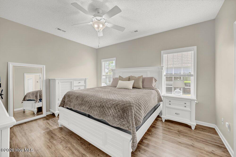 100568146 | Photo 12