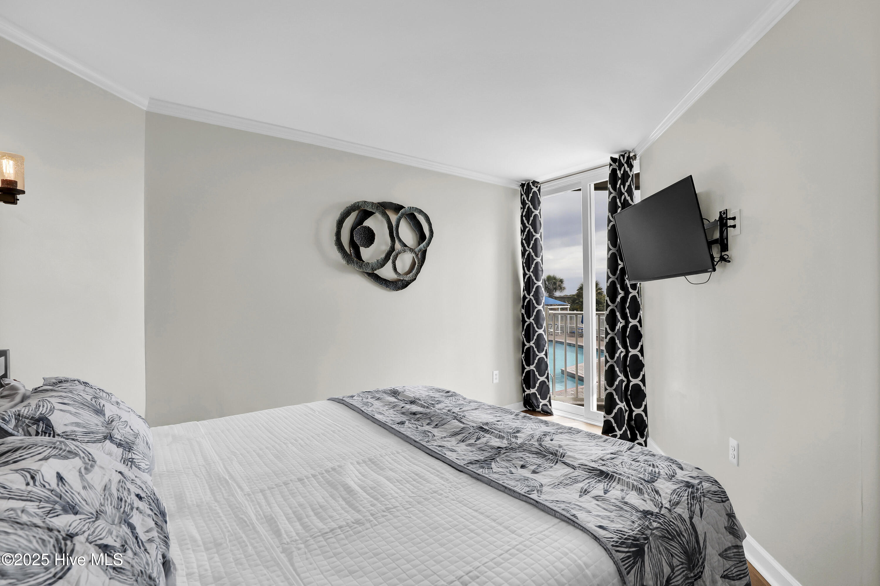 100518100 | Photo 13