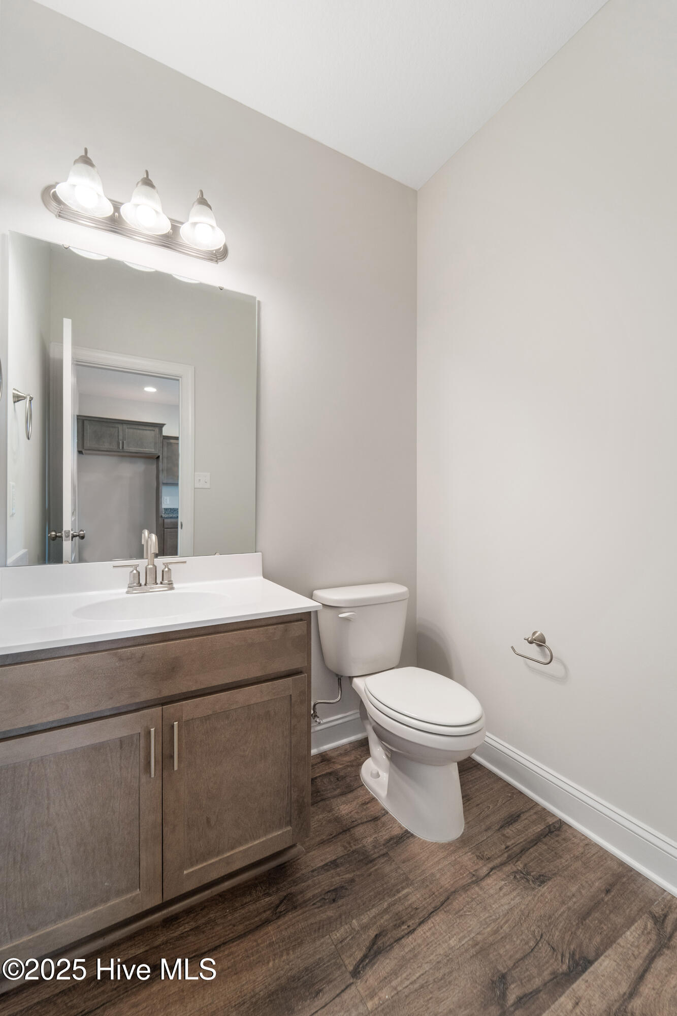 100519002 | Photo 12