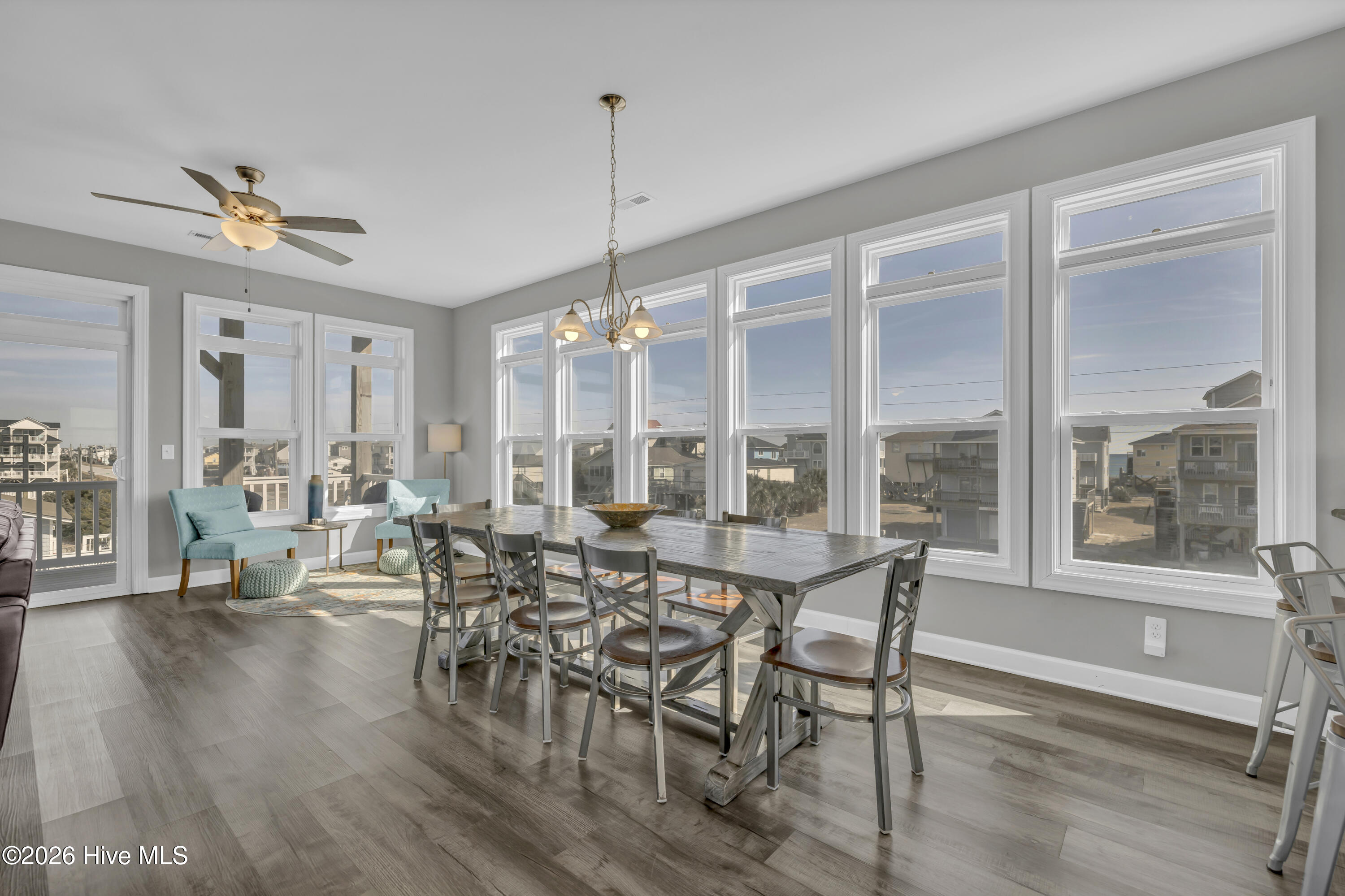 100547519 | Photo 12