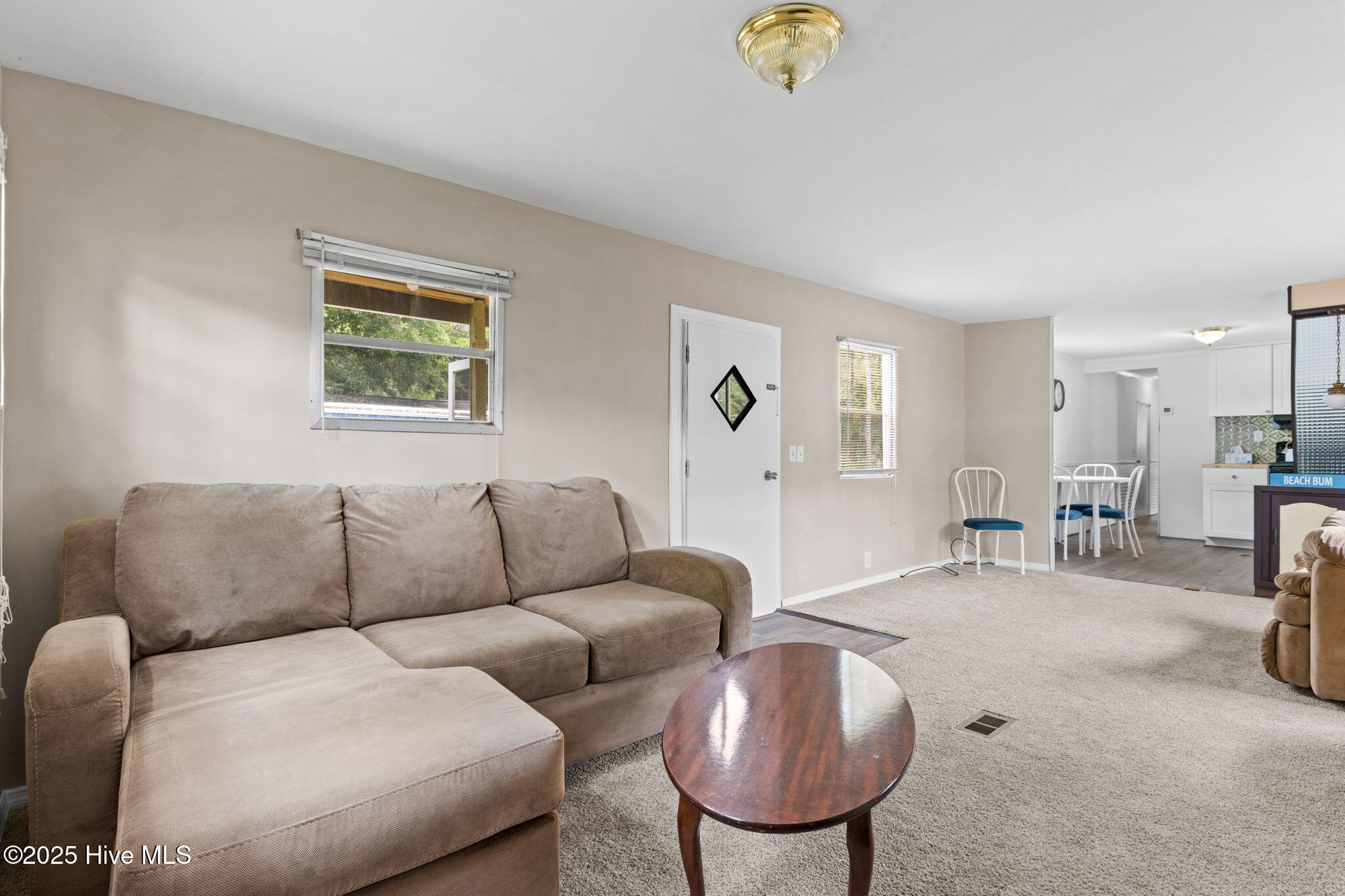 100521854 | Photo 12