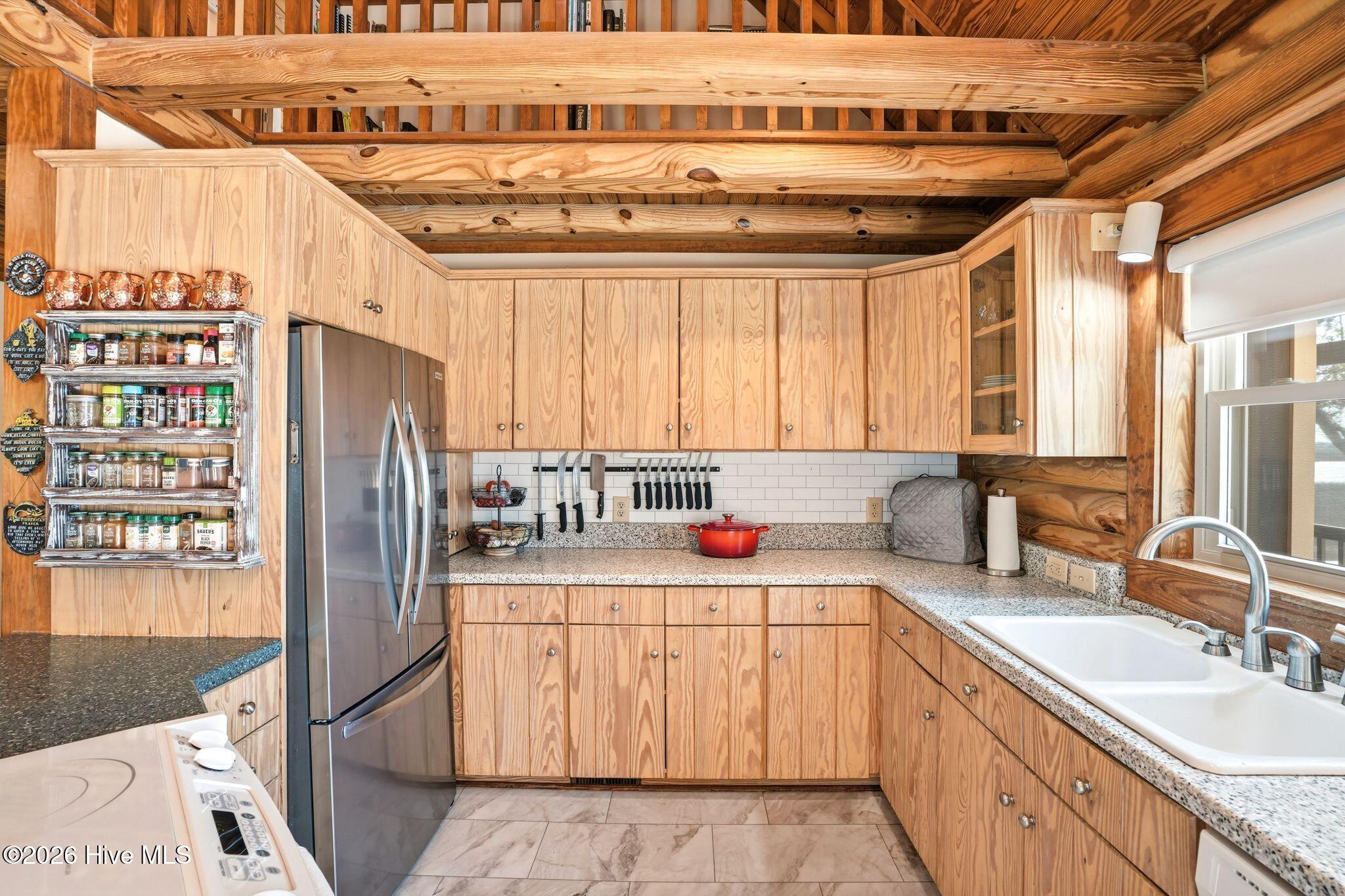 100565055 | Photo 27