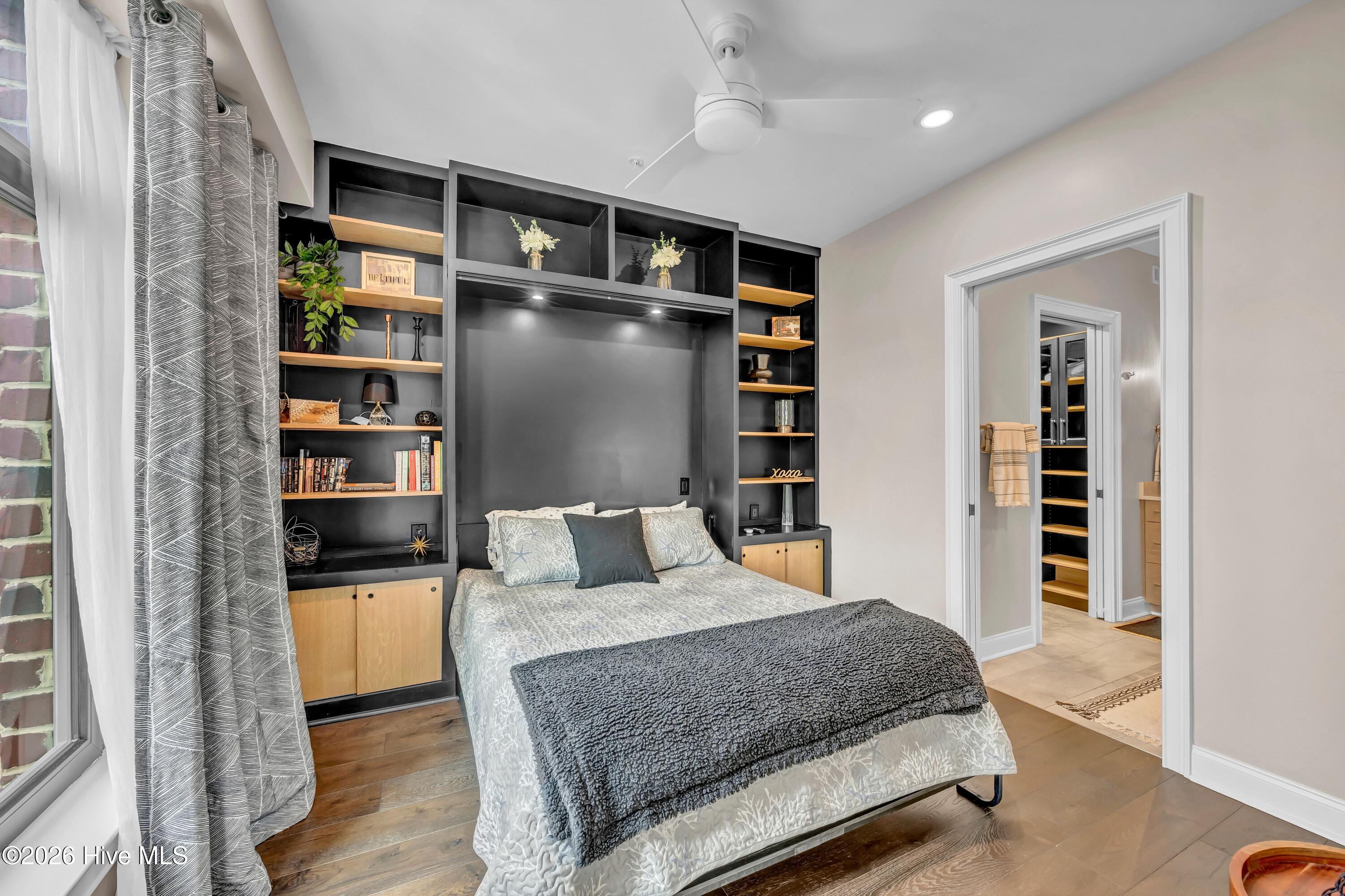 100553236 | Photo 17