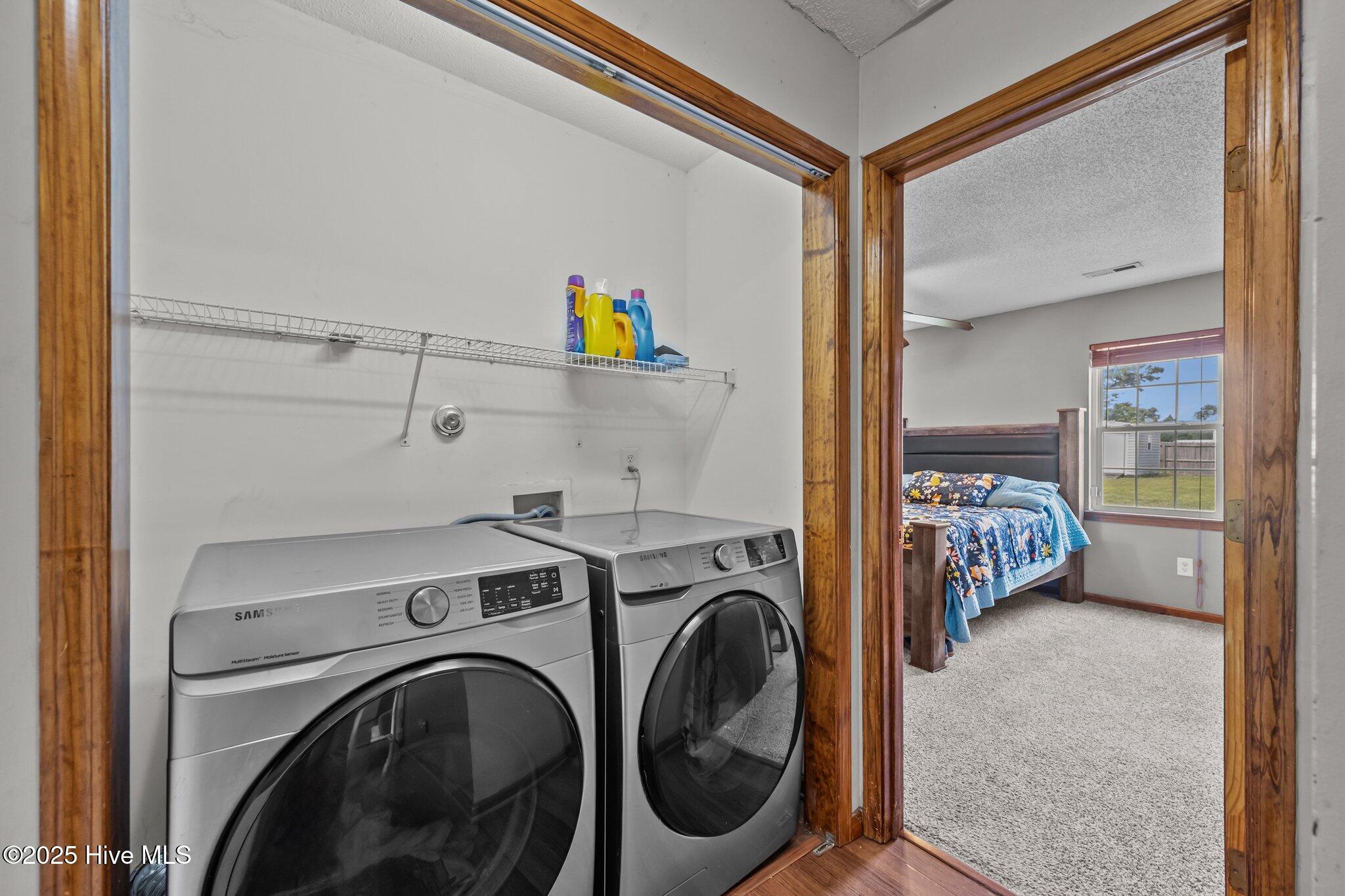 100533618 | Photo 11